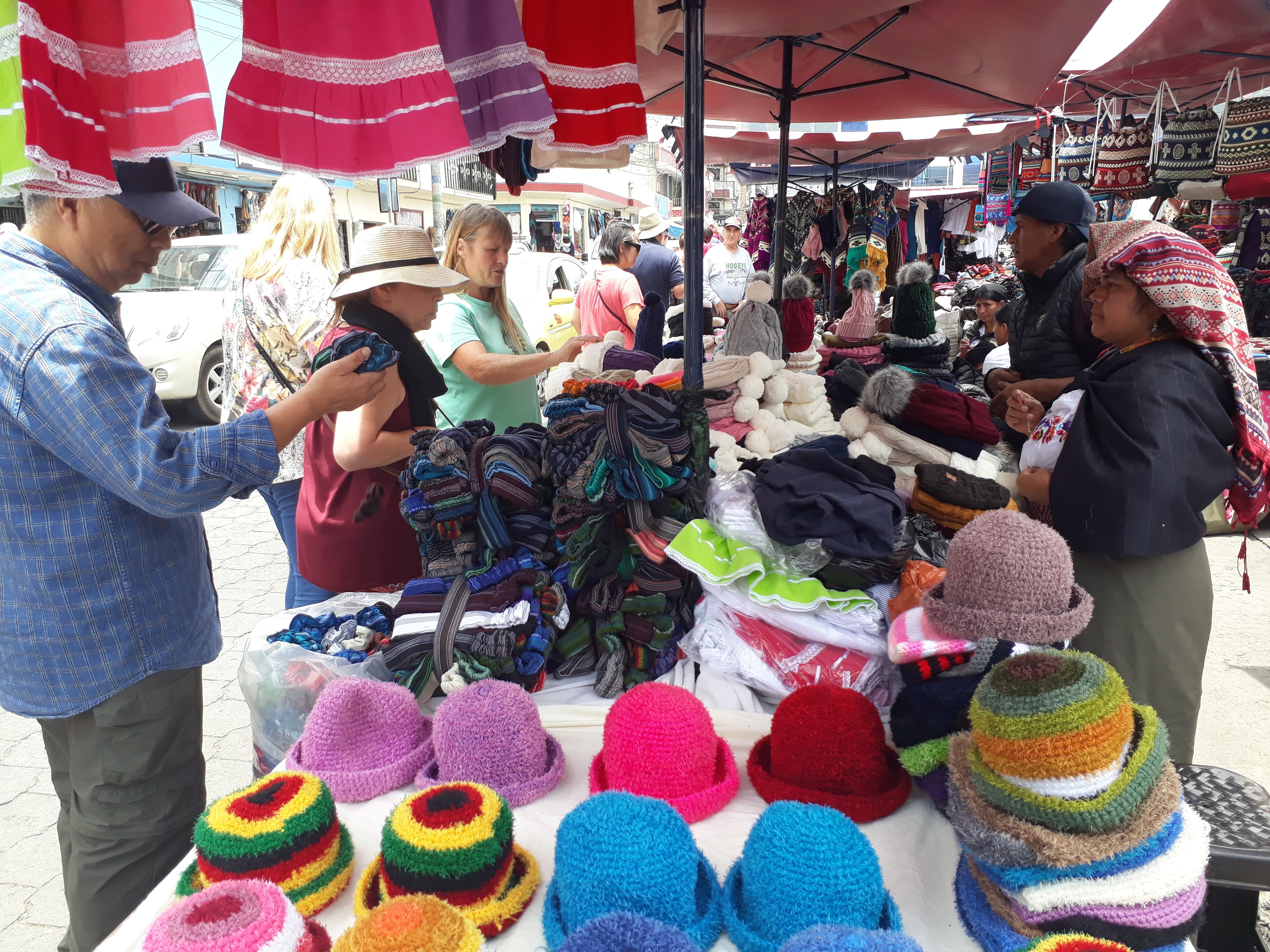 Quito to Otavalo: Markets, Lakes & Andean Villages Day Tour