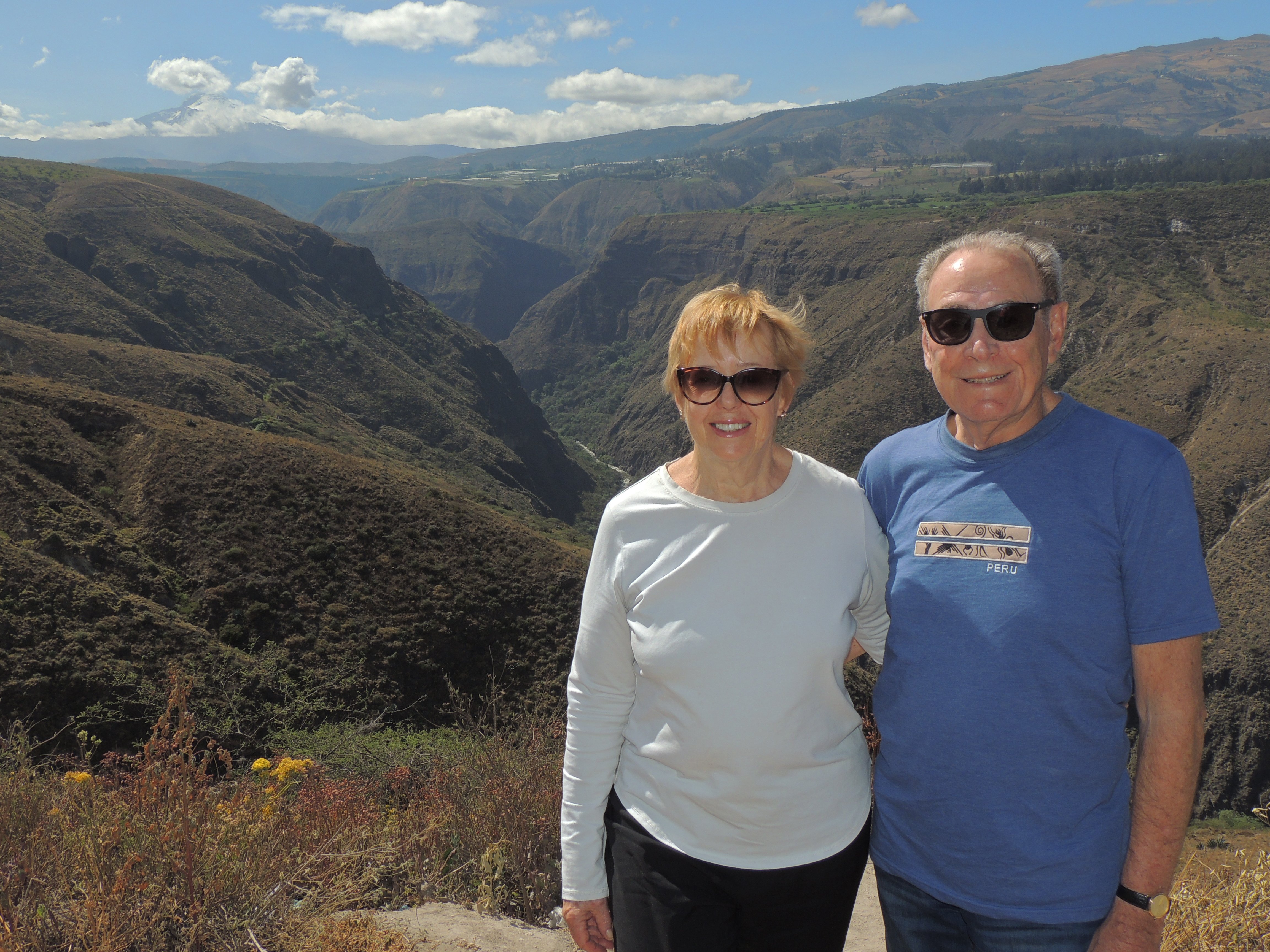 Quito to Otavalo: Markets, Lakes & Andean Villages Day Tour