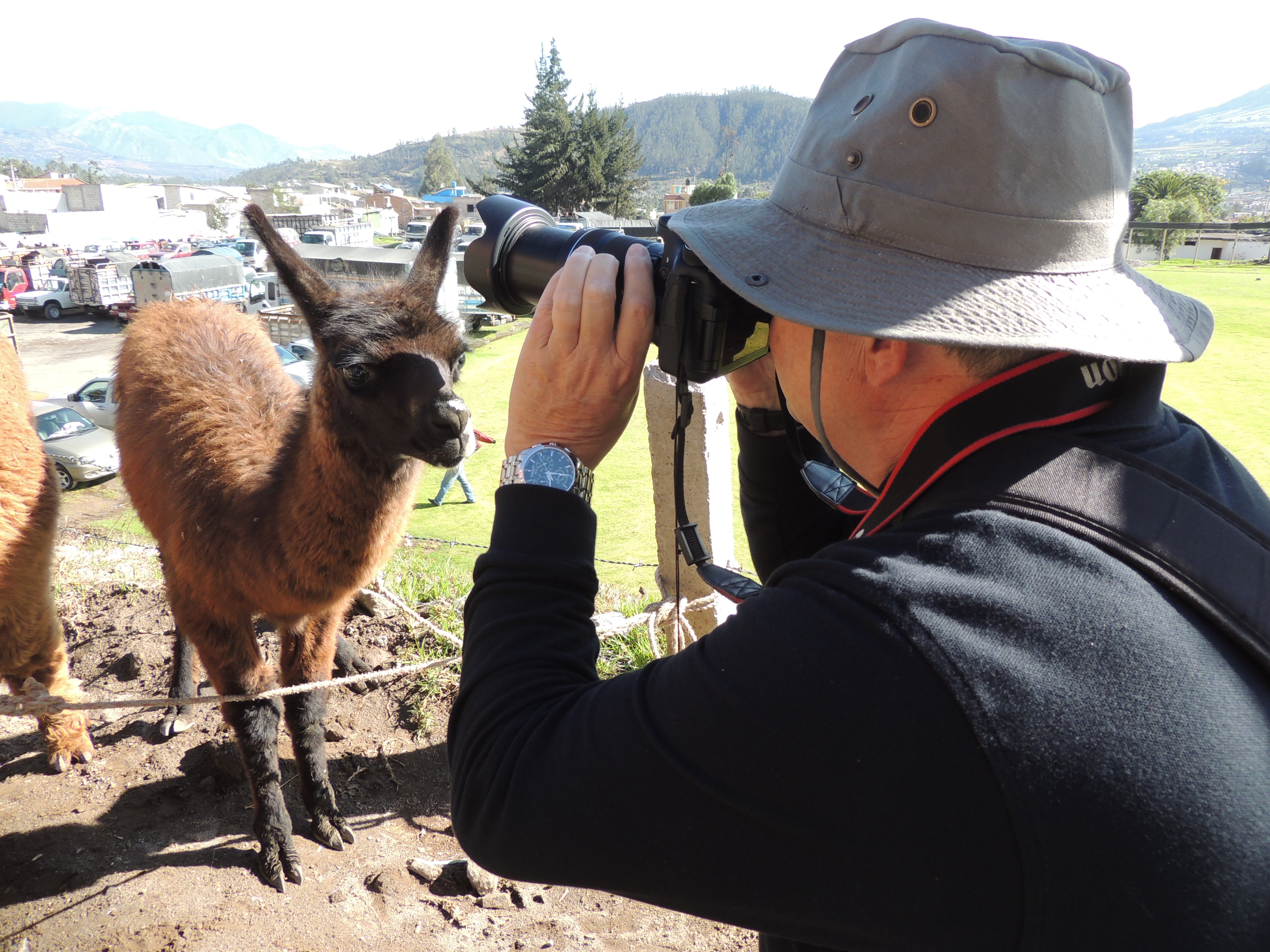 Quito to Otavalo: Markets, Lakes & Andean Villages Day Tour