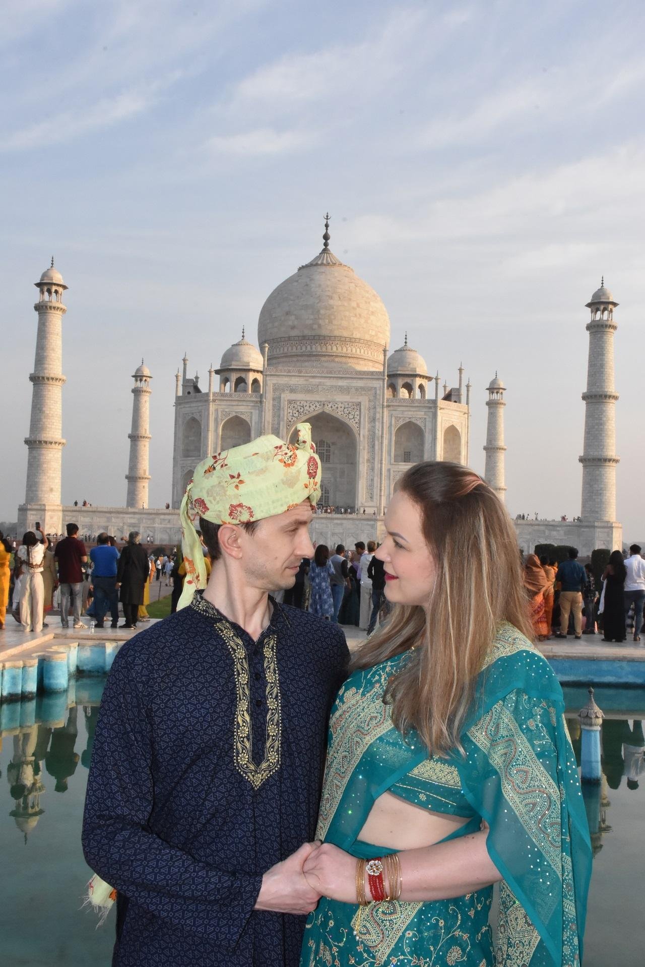 Taj Mahal Professional Photoshoot & Guided Tour