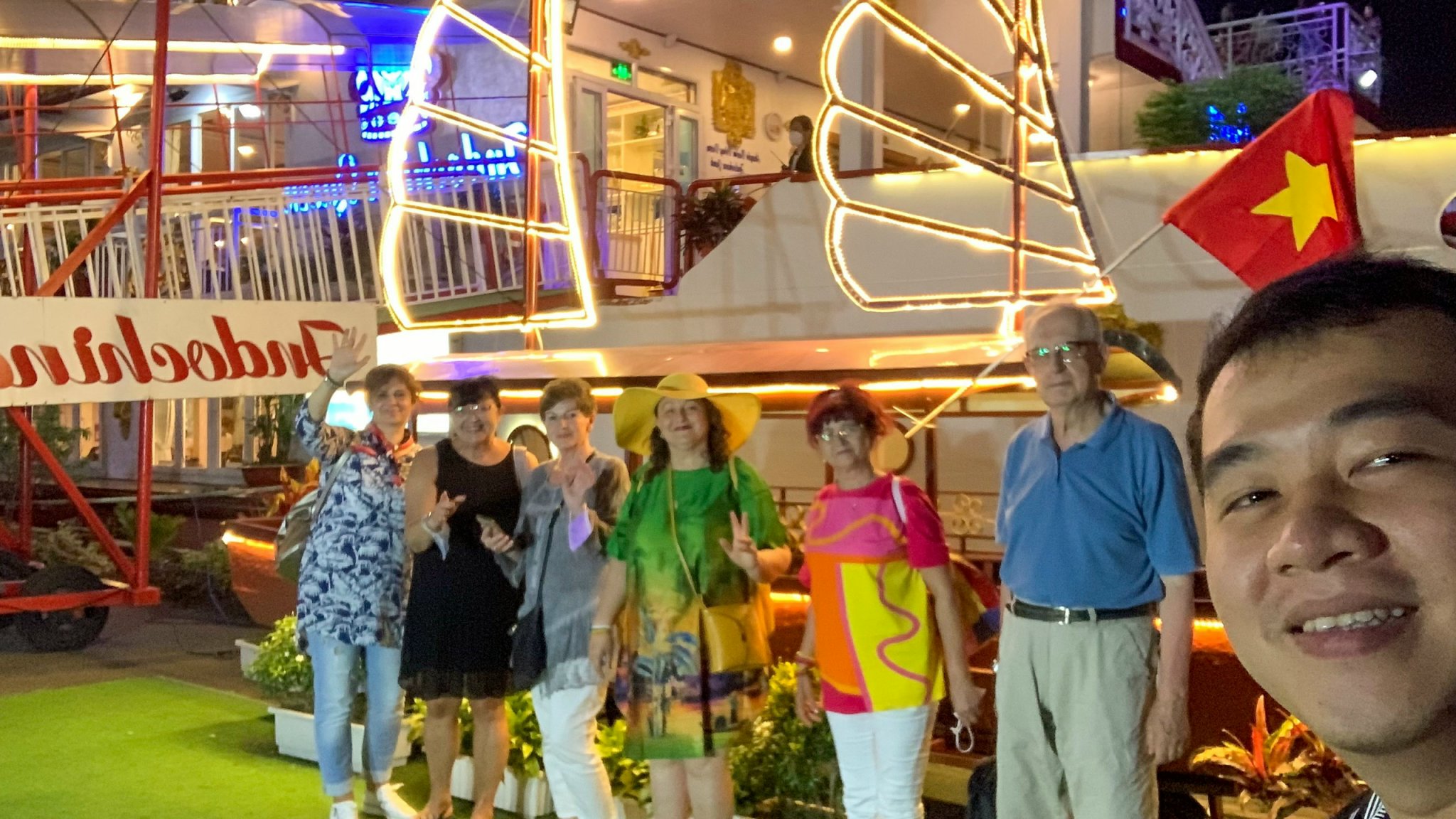 Saigon River Deluxe Dinner Cruise