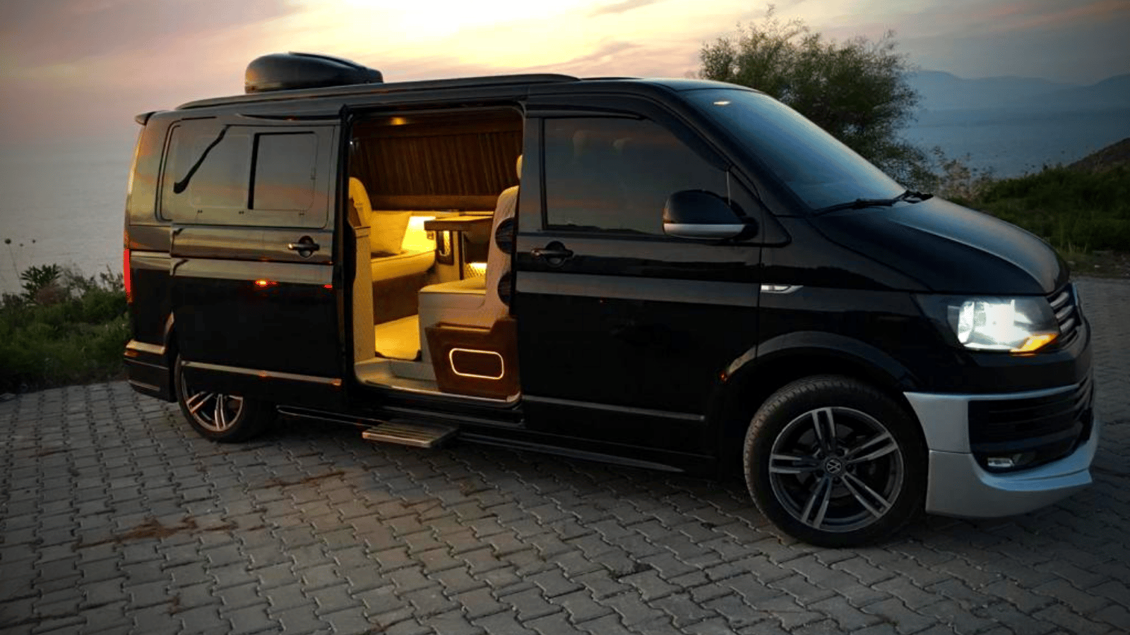 Private Direct Transfer: Kusadasi to Izmir Airport