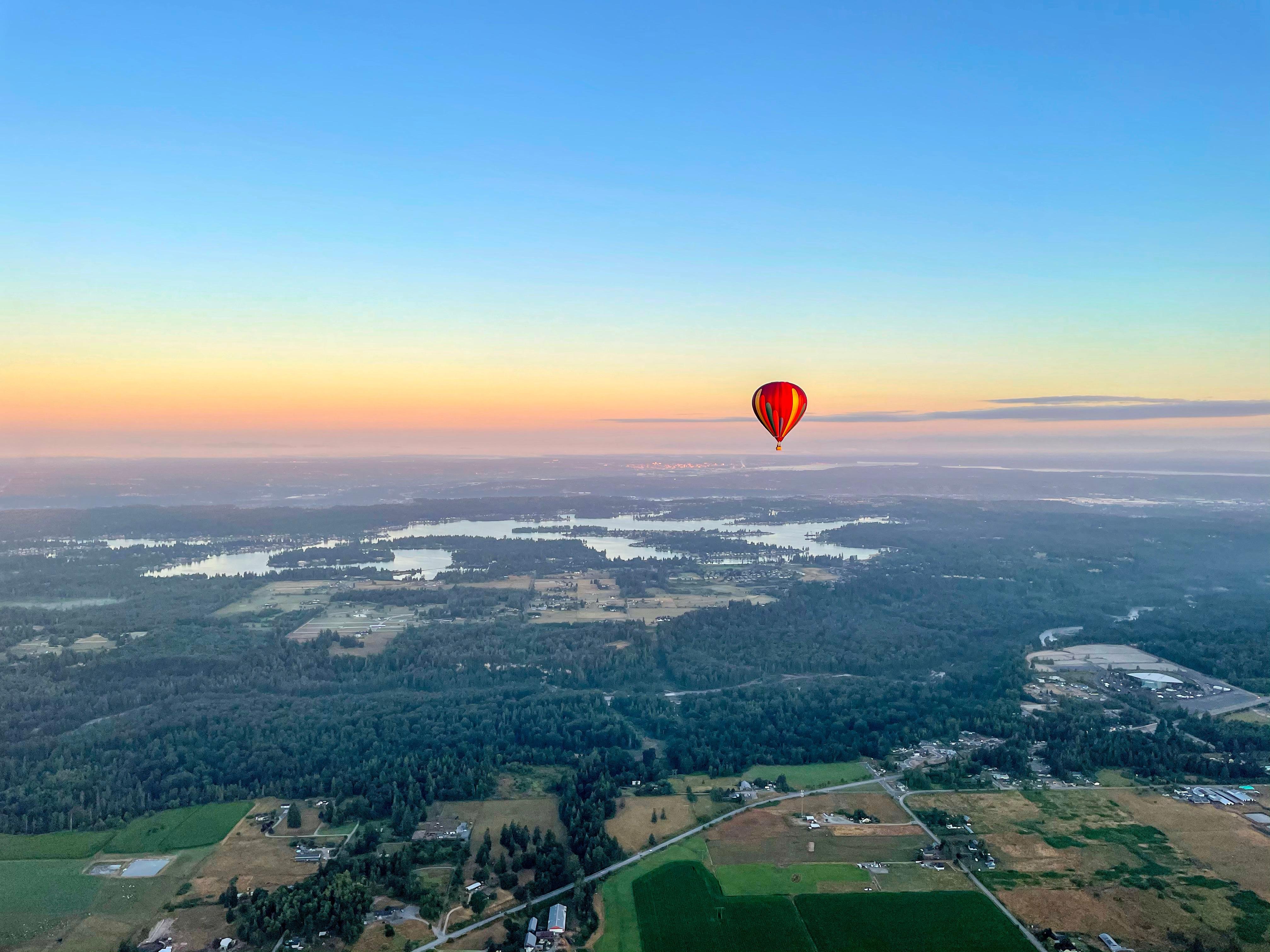 Mt. Rainier Sunrise Hot Air Balloon Ride from Seattle