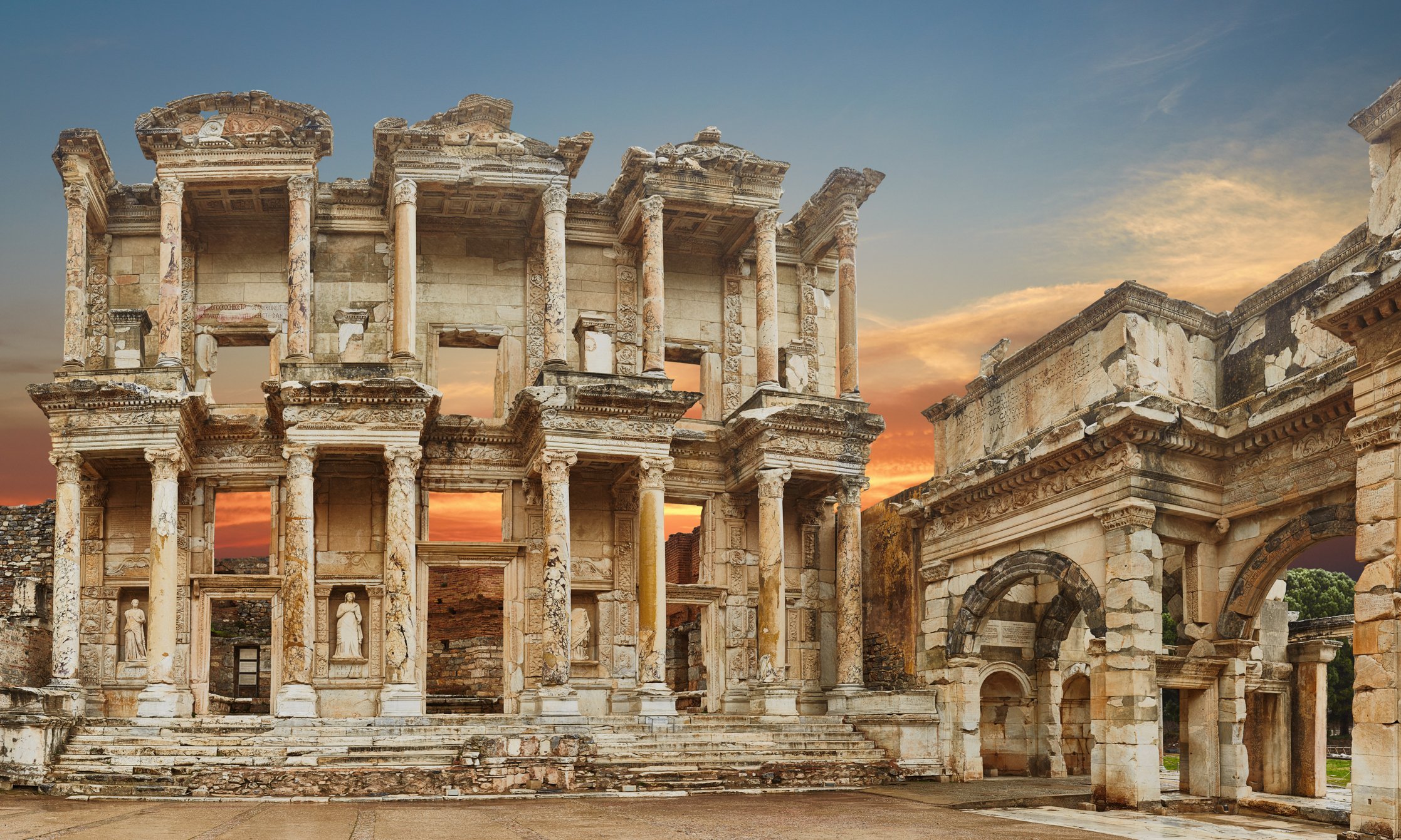 Istanbul to Ephesus & Pamukkale Full-Day Expedition