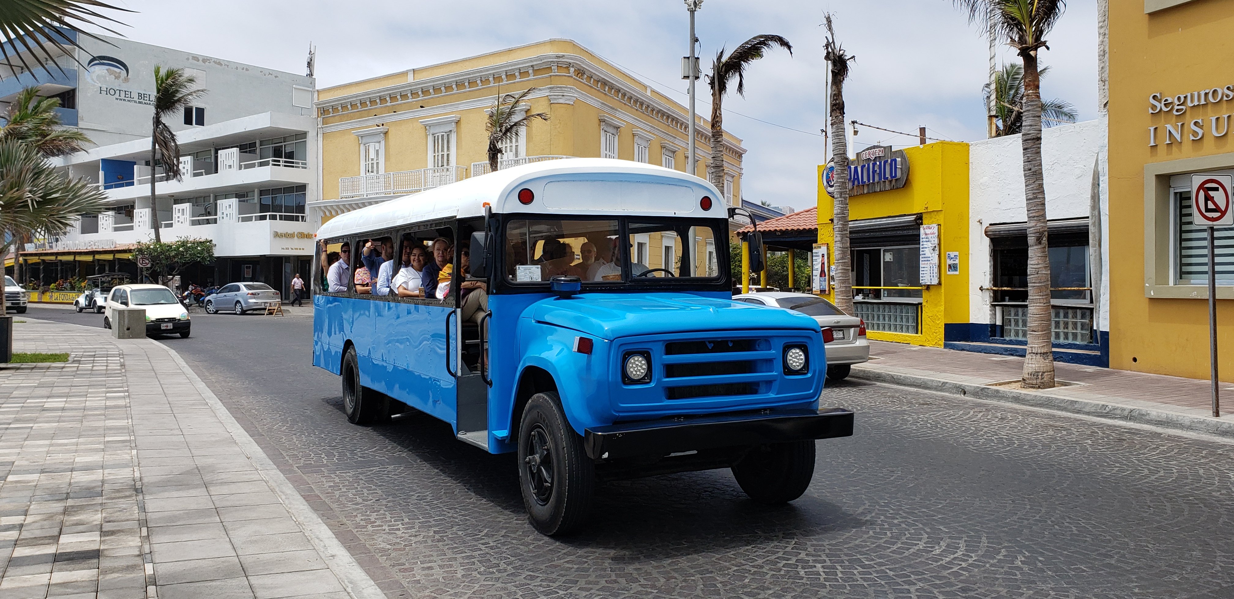 Mazatlán Sightseeing Bus Tour with Audio Commentary