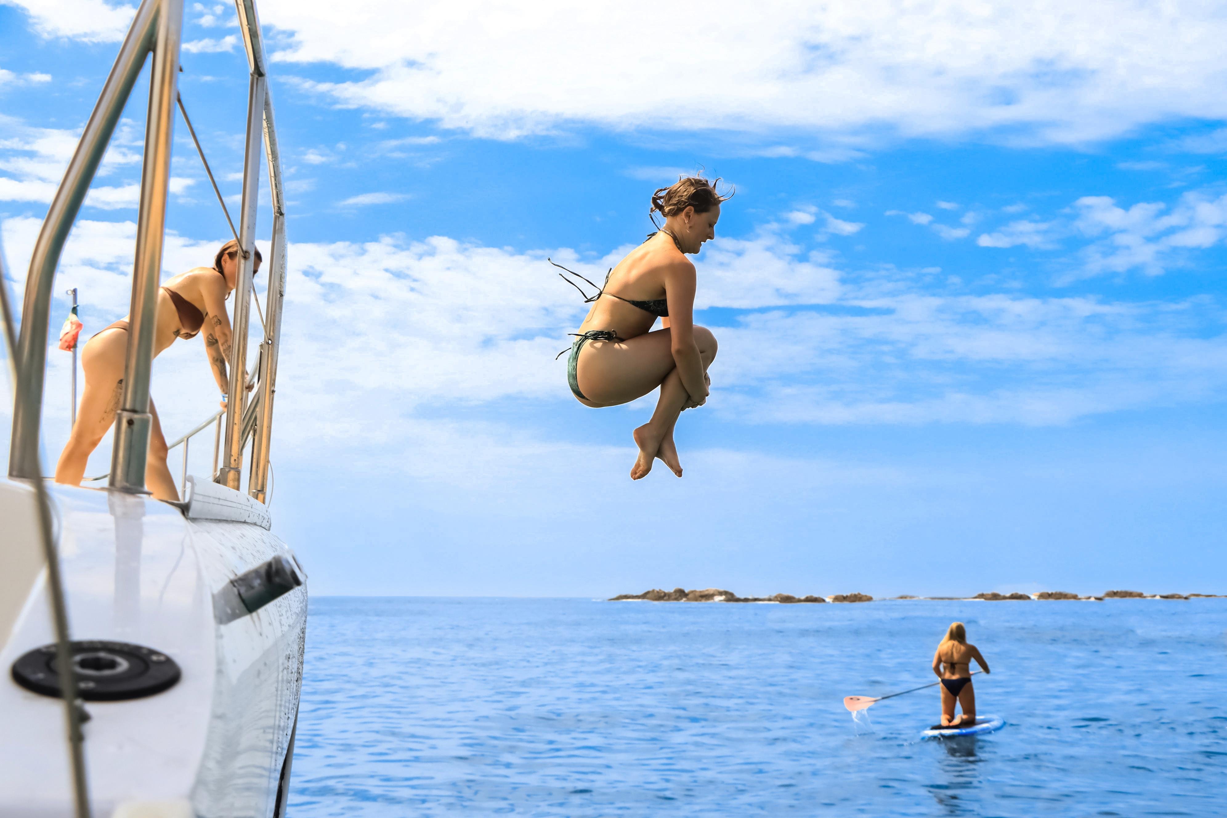 Cabo San Lucas: Luxury Catamaran Snorkel Tour with Lunch