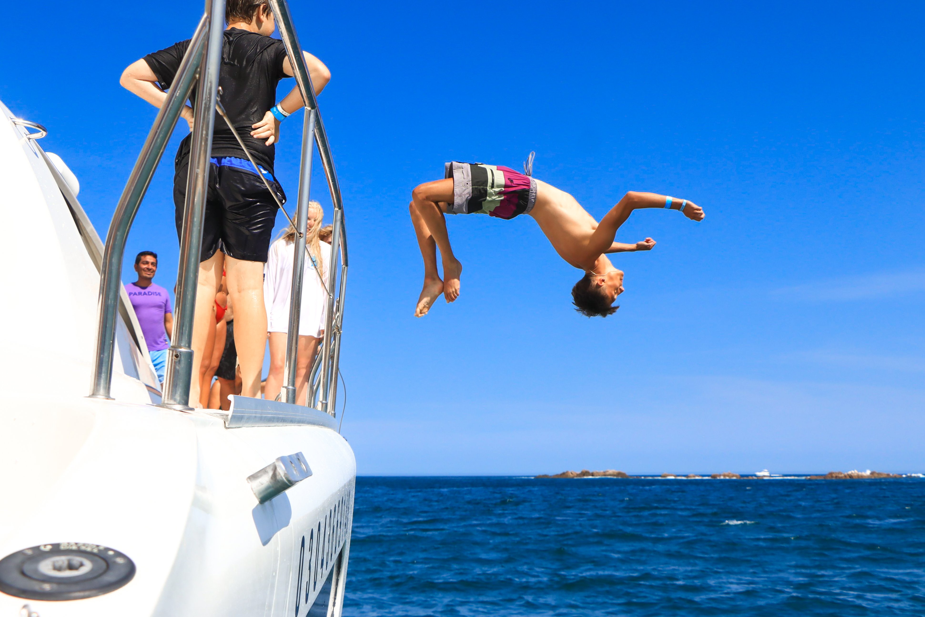 Cabo San Lucas: Luxury Catamaran Snorkel Tour with Lunch