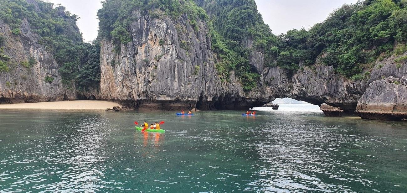 Ha Long Bay Full-Day Cruise from Hanoi: Caves, Kayaking & Sunset Party