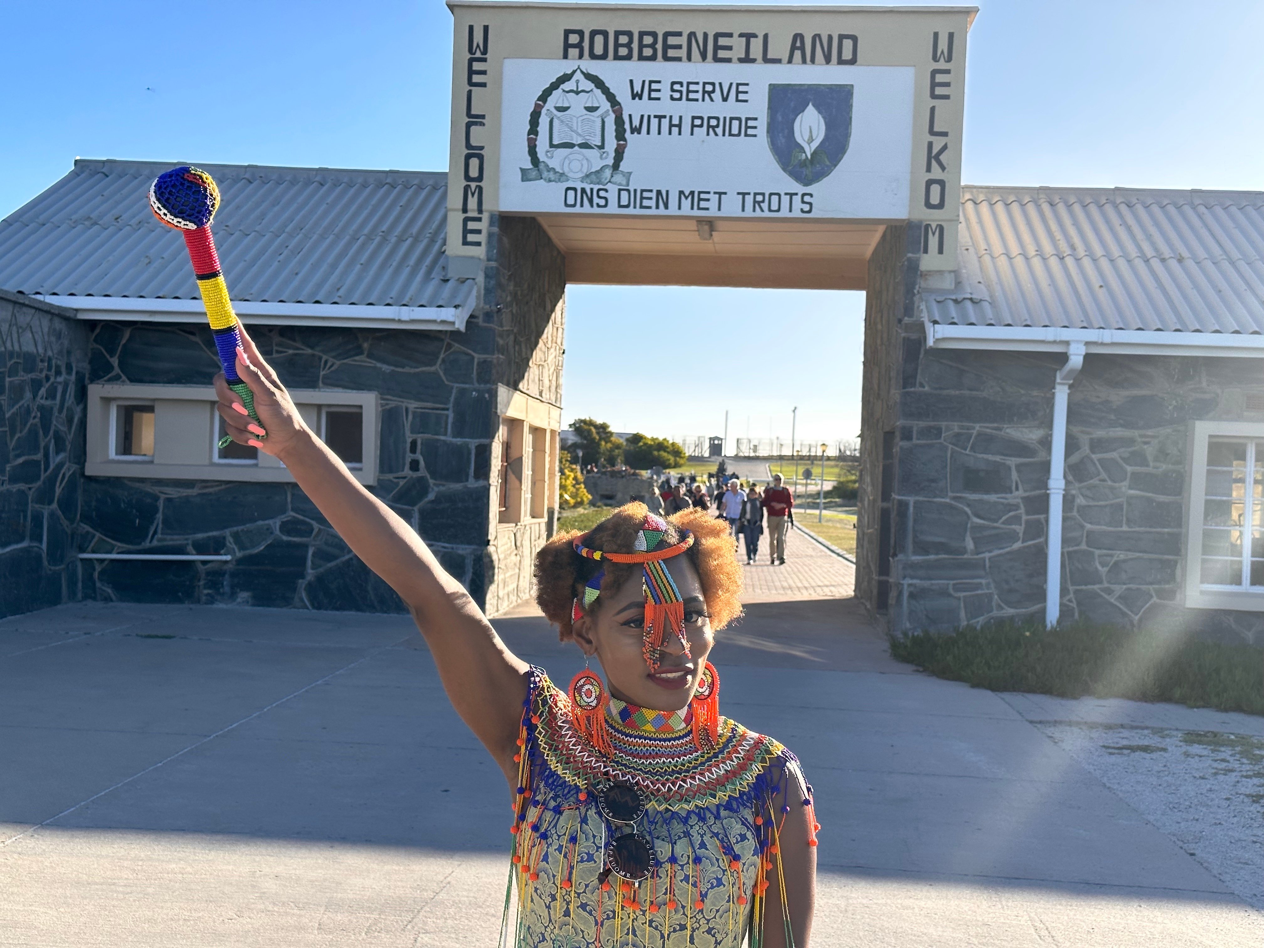 Cape Town Iconic Duo: Robben Island & Table Mountain with Hotel Transfers