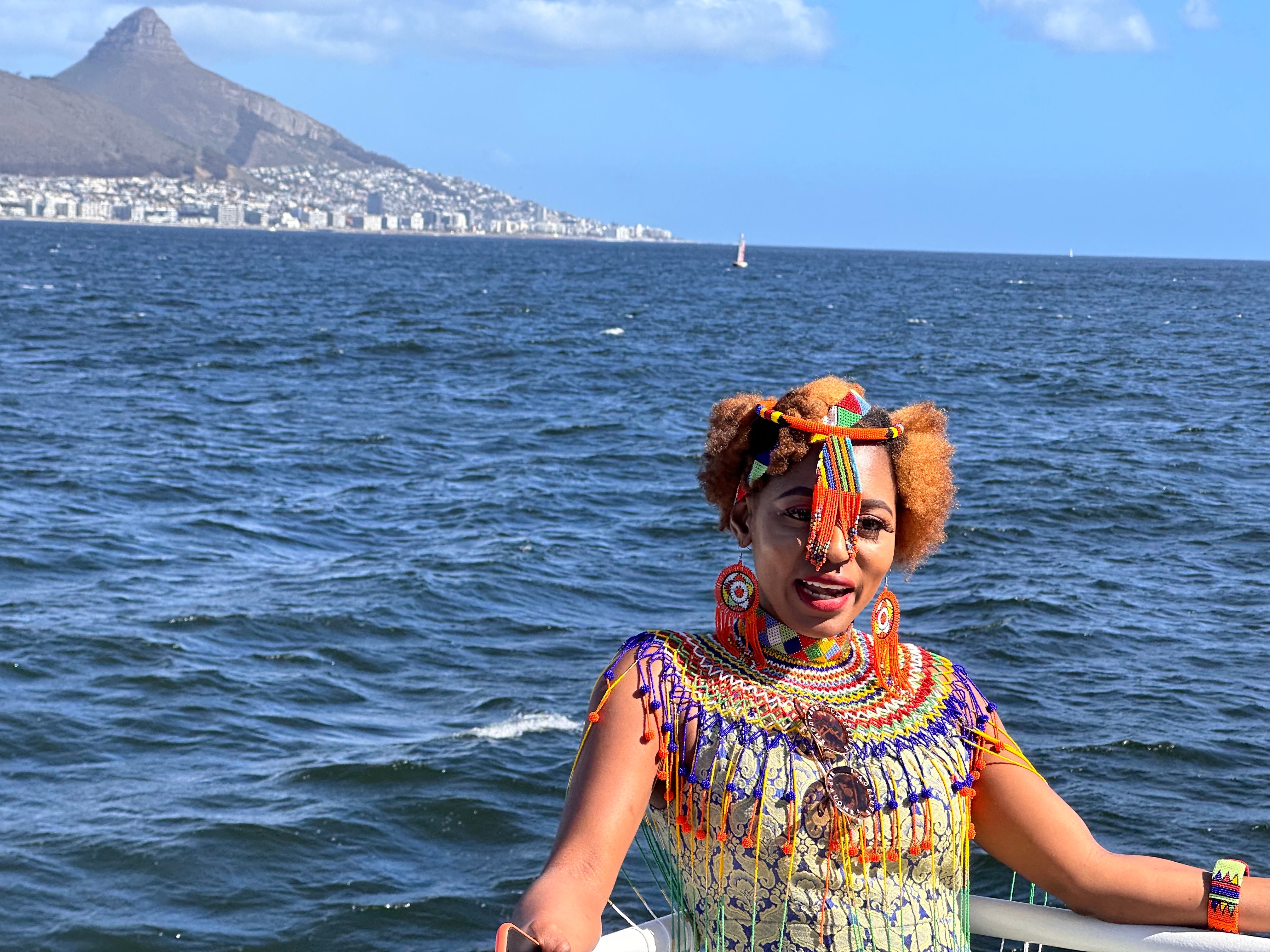 Cape Town Iconic Duo: Robben Island & Table Mountain with Hotel Transfers