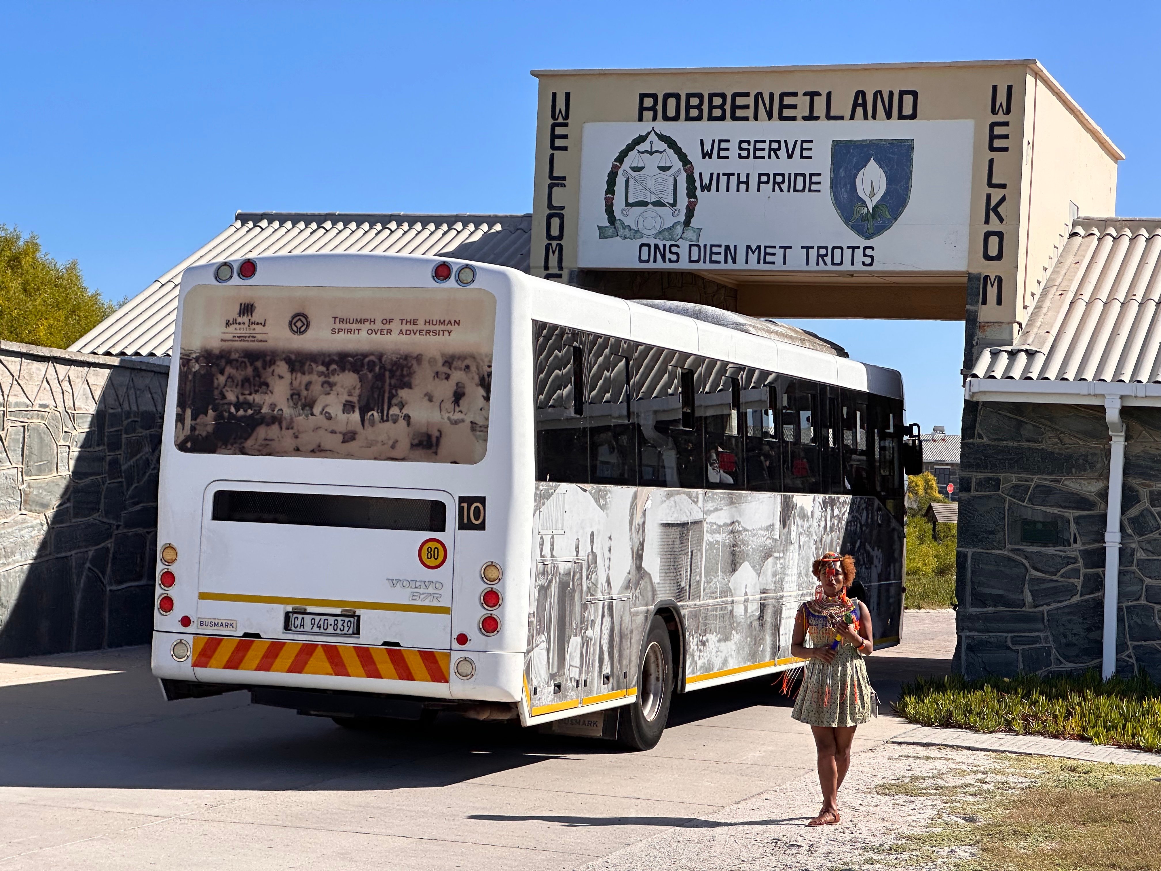 Cape Town Iconic Duo: Robben Island & Table Mountain with Hotel Transfers