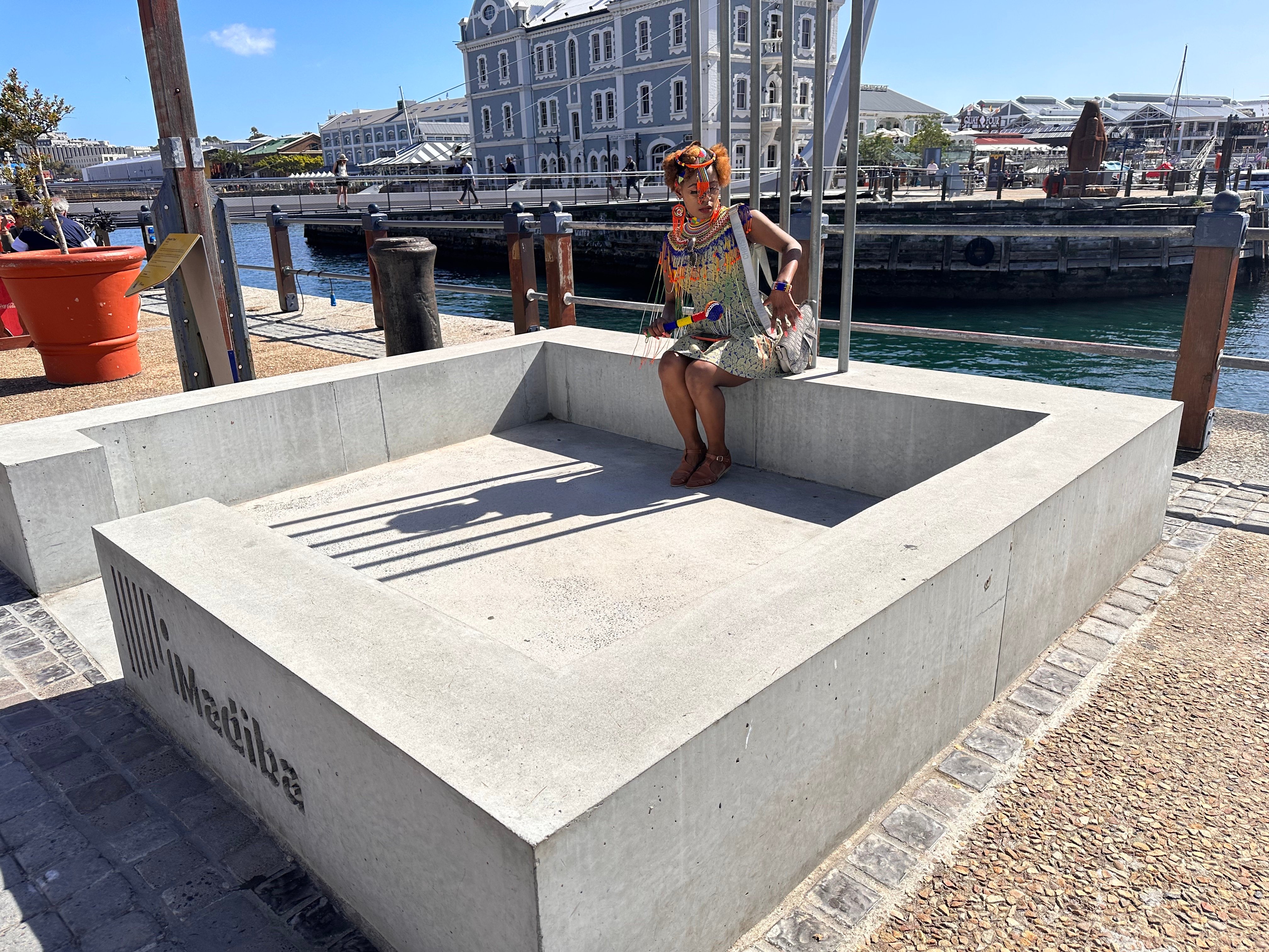 Cape Town Iconic Duo: Robben Island & Table Mountain with Hotel Transfers