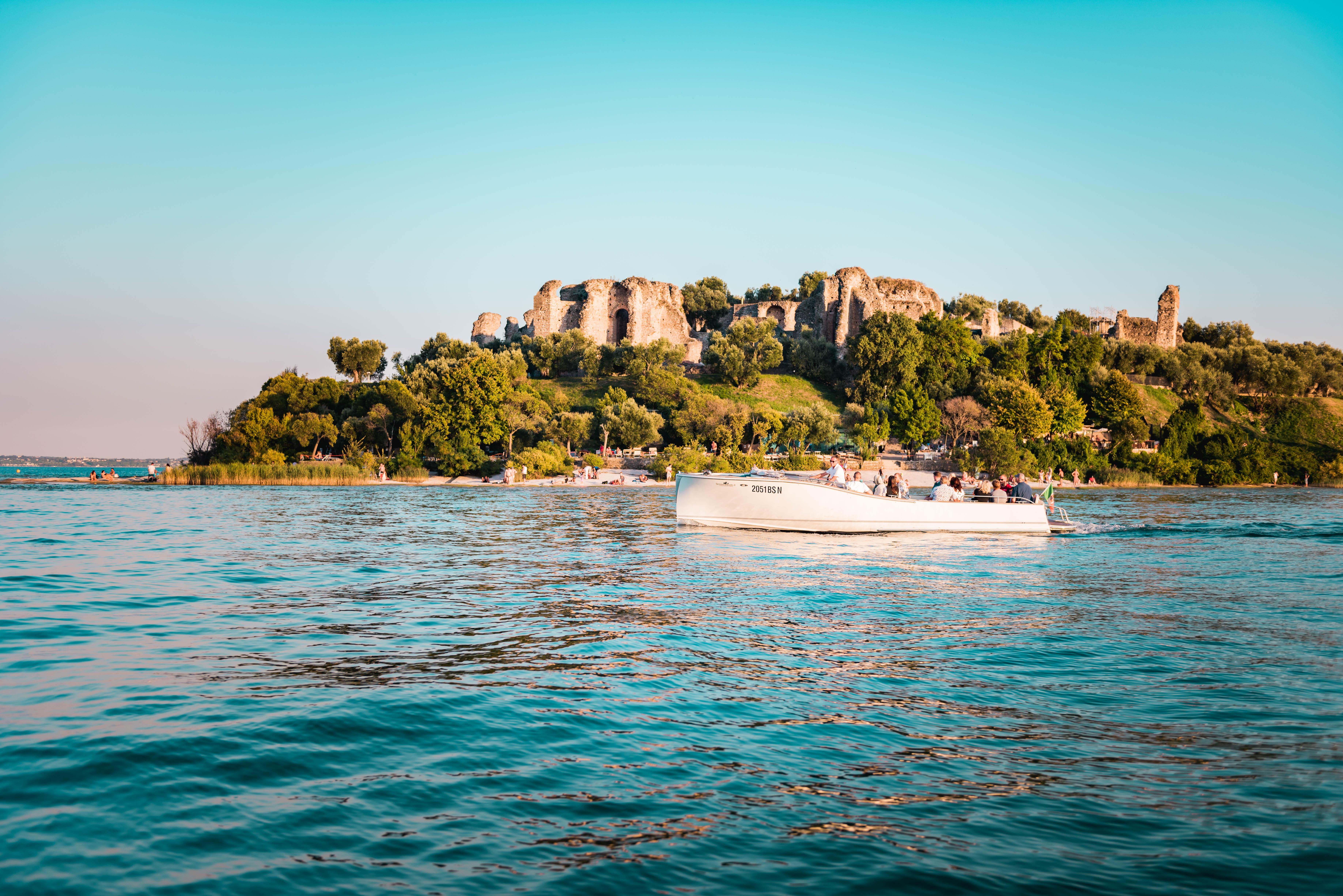 Desenzano del Garda Sunset Boat Trip with Drink