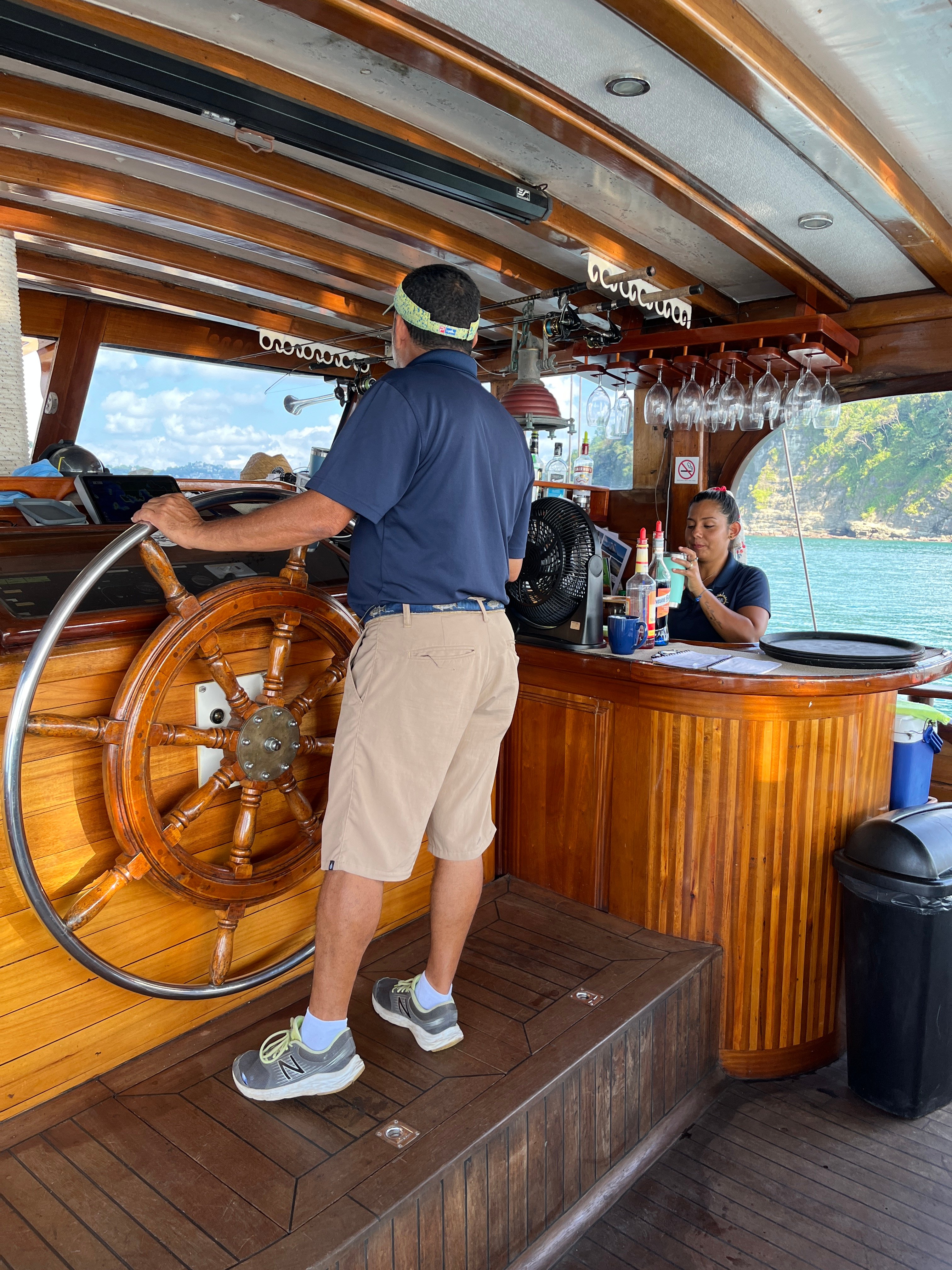 Quepos: Wooden Sail Yacht Cruise with Watersports and Food