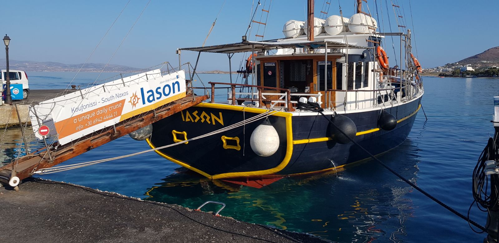 Naxos: Rina Cave & Koufonisia Full-Day Cruise with BBQ