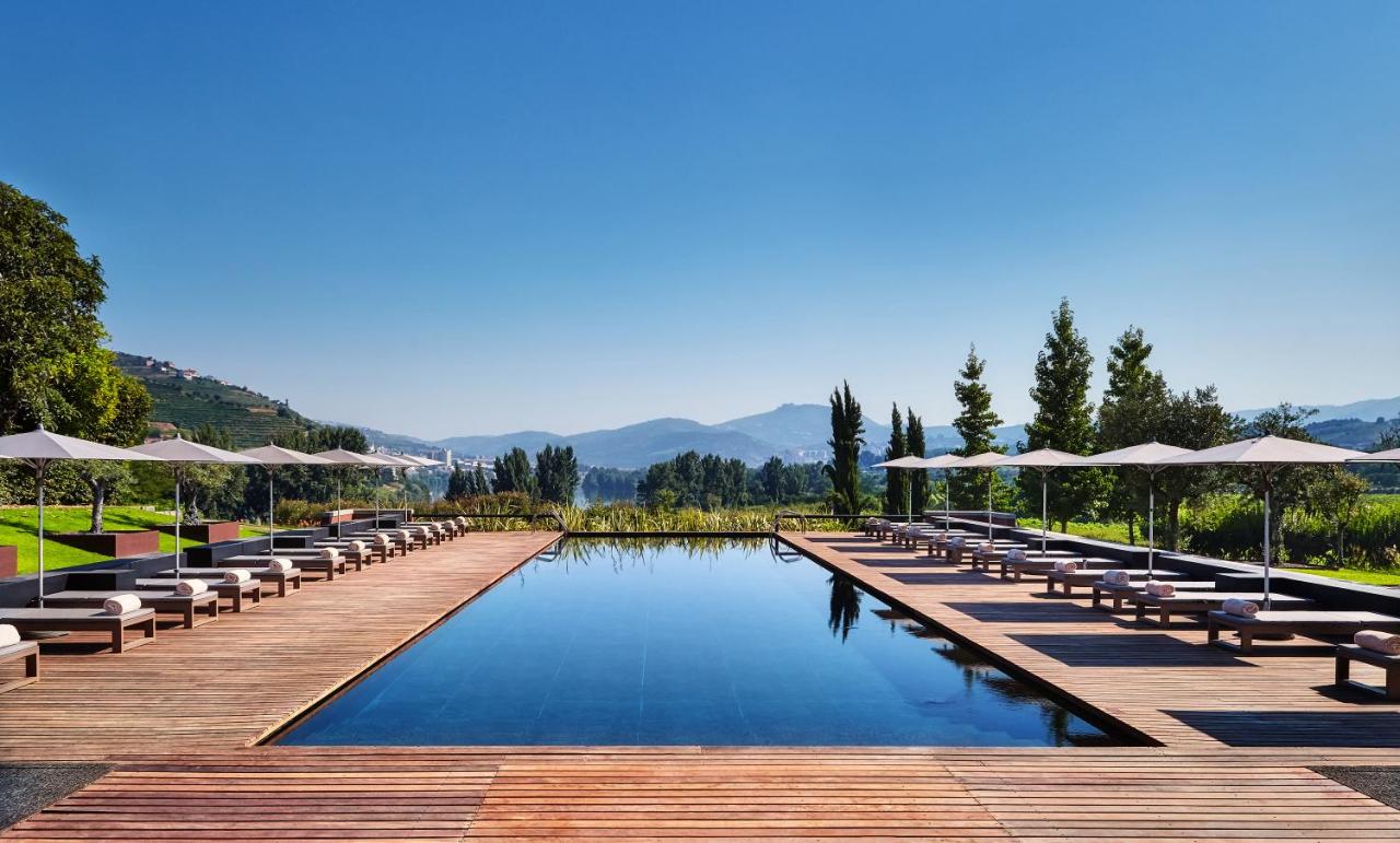 Private Transfer: Lisbon to Six Senses Douro Valley