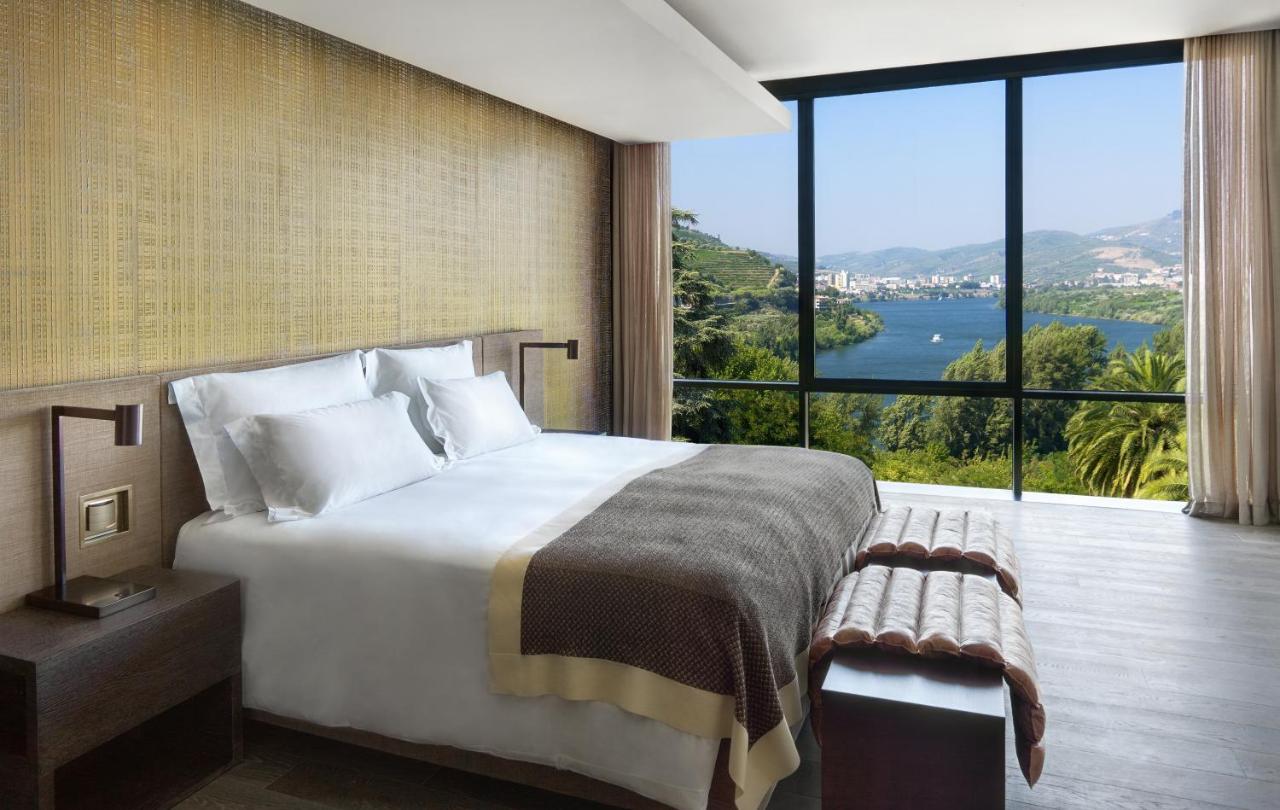 Private Transfer: Lisbon to Six Senses Douro Valley