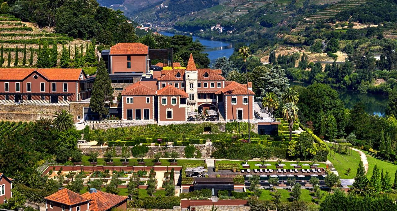 Private Transfer: Lisbon to Six Senses Douro Valley