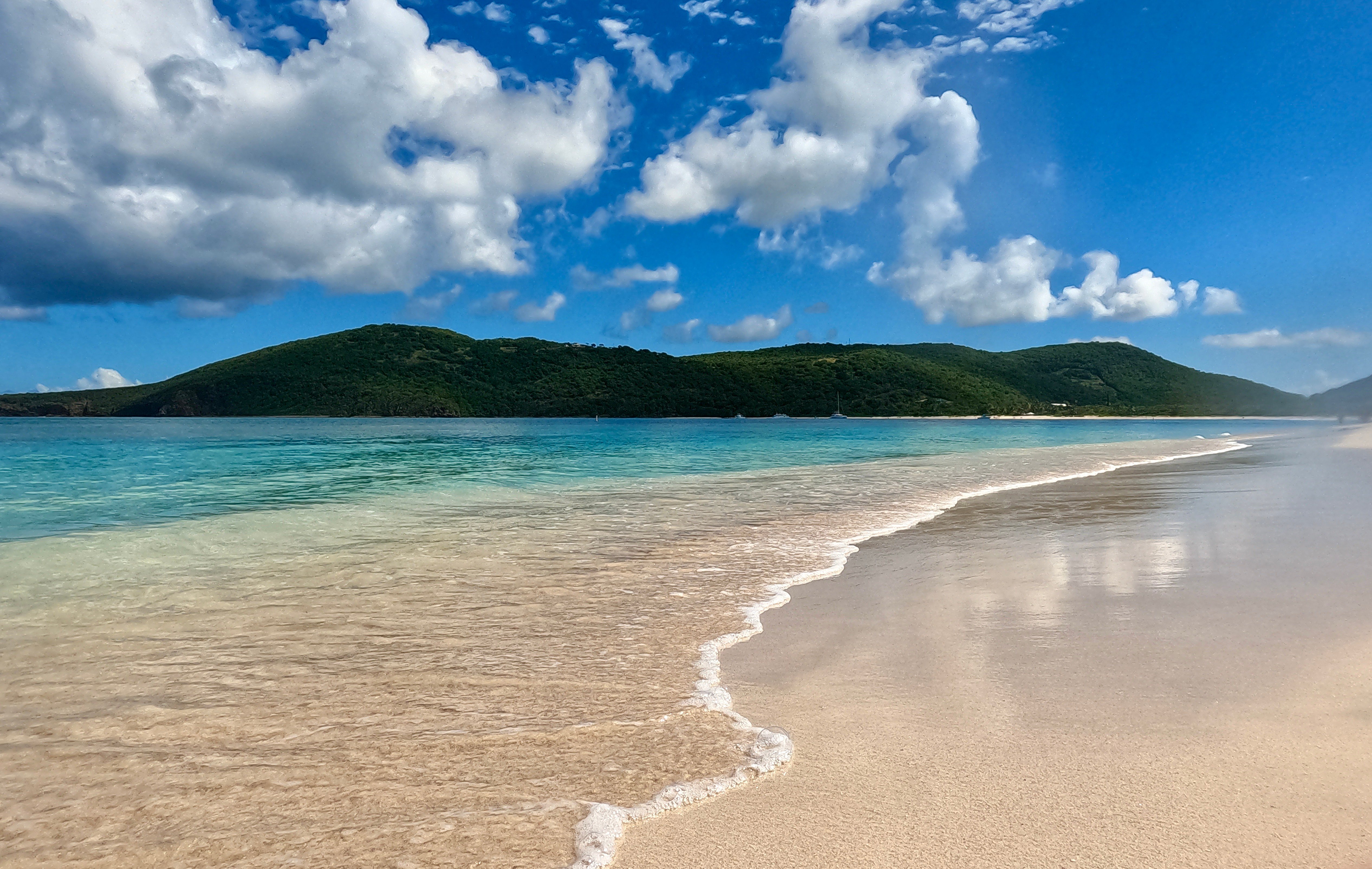 Culebra Power Boat Snorkeling & Flamenco Beach Adventure