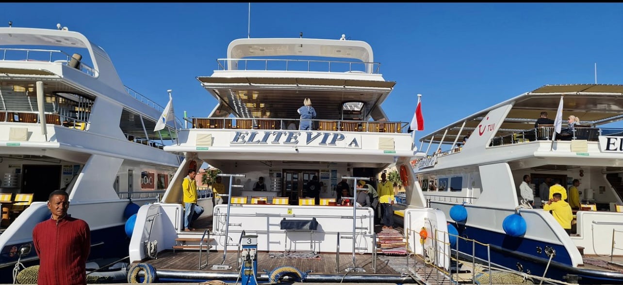 Ras Mohammed VIP Cruise with BBQ Seafood Lunch – Sharm el-Sheikh