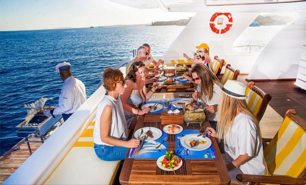 Ras Mohammed VIP Cruise with BBQ Seafood Lunch – Sharm el-Sheikh