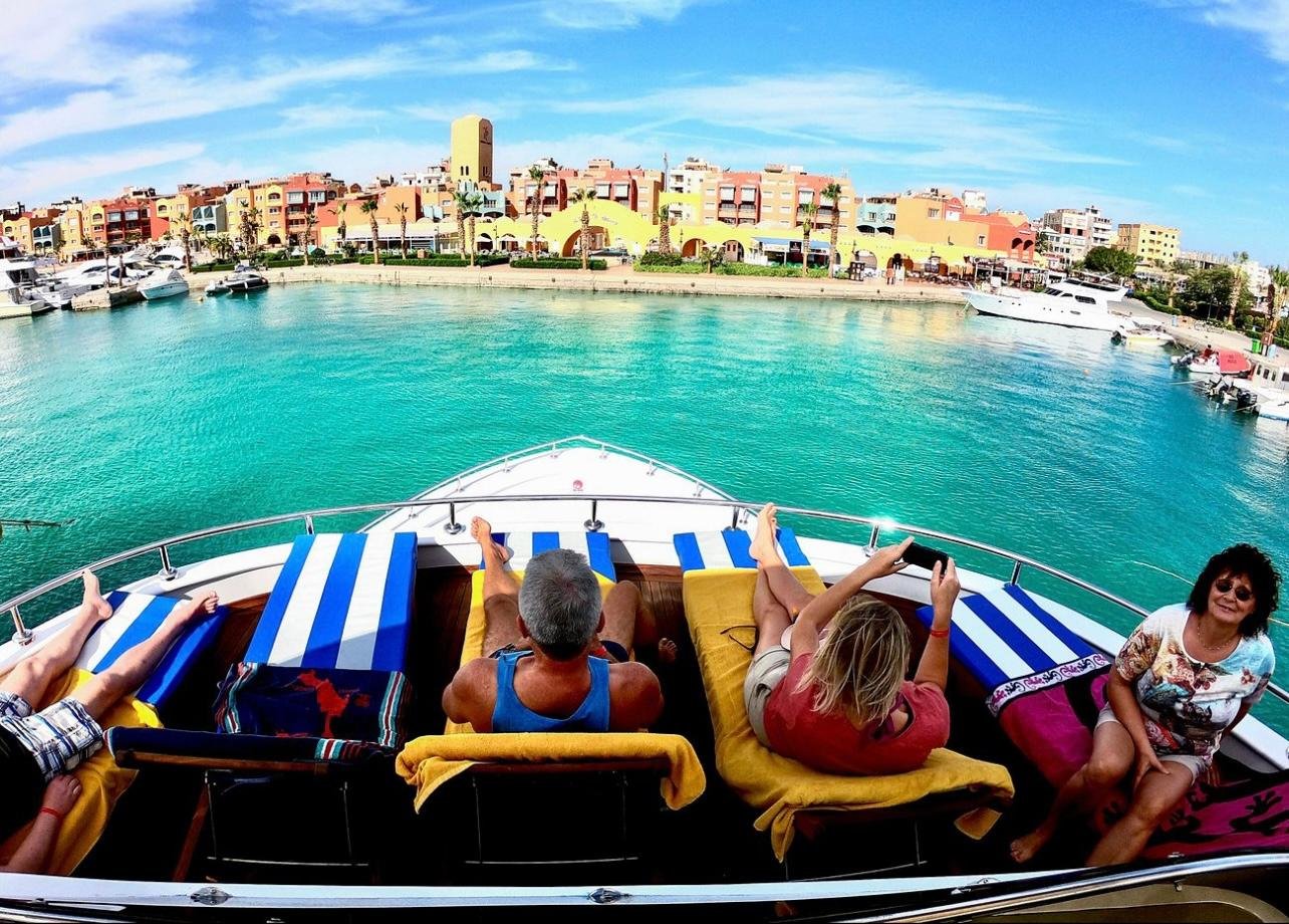 Ras Mohammed VIP Cruise with BBQ Seafood Lunch – Sharm el-Sheikh