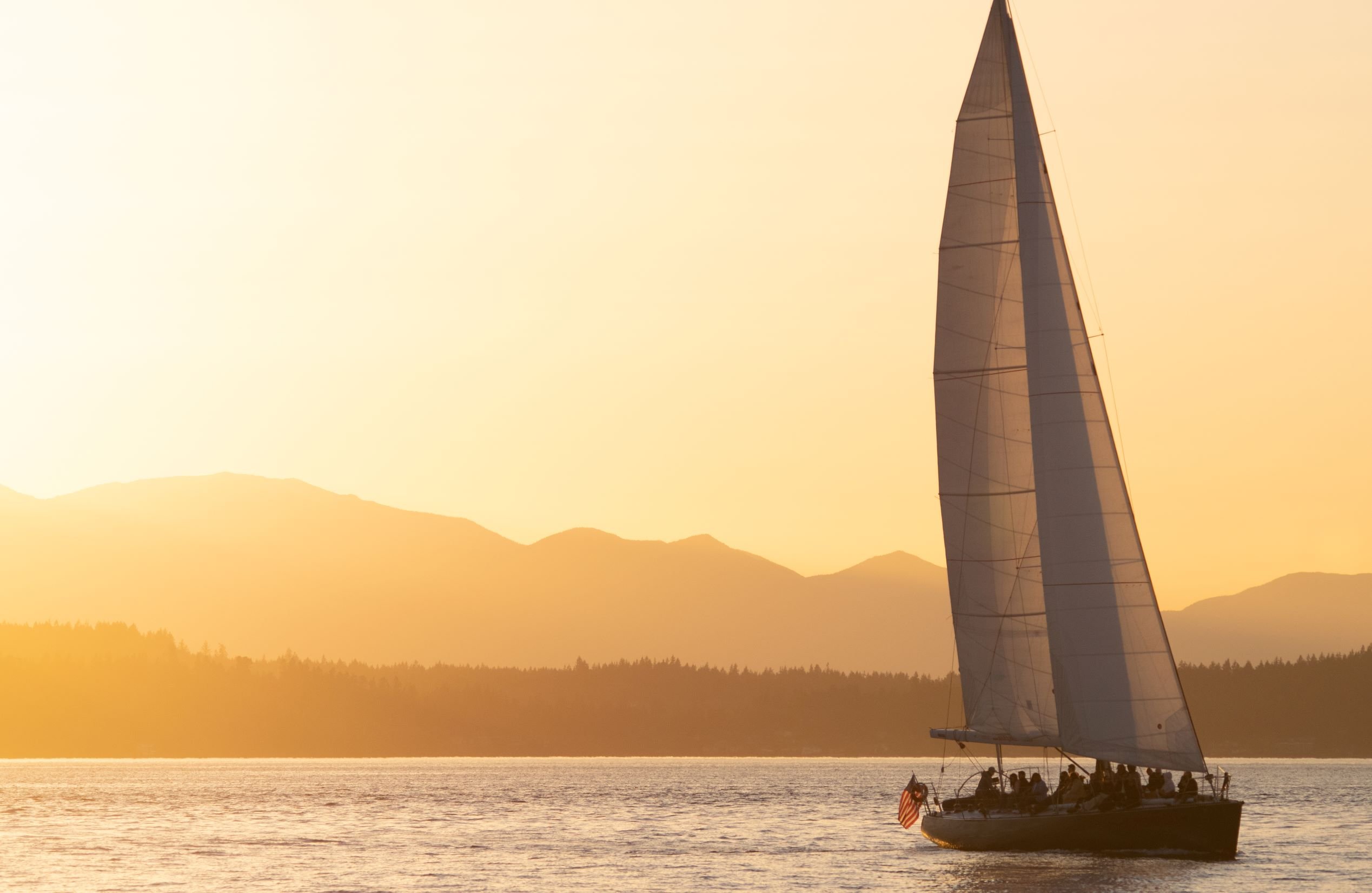Seattle Sunset Sailing Cruise on Elliott Bay