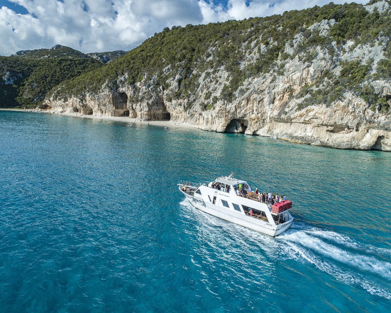 Cala Gonone: Grotta Bue Marino & Cala Luna Beach Boat Trip - the Gulf of Orosei, Sardinia