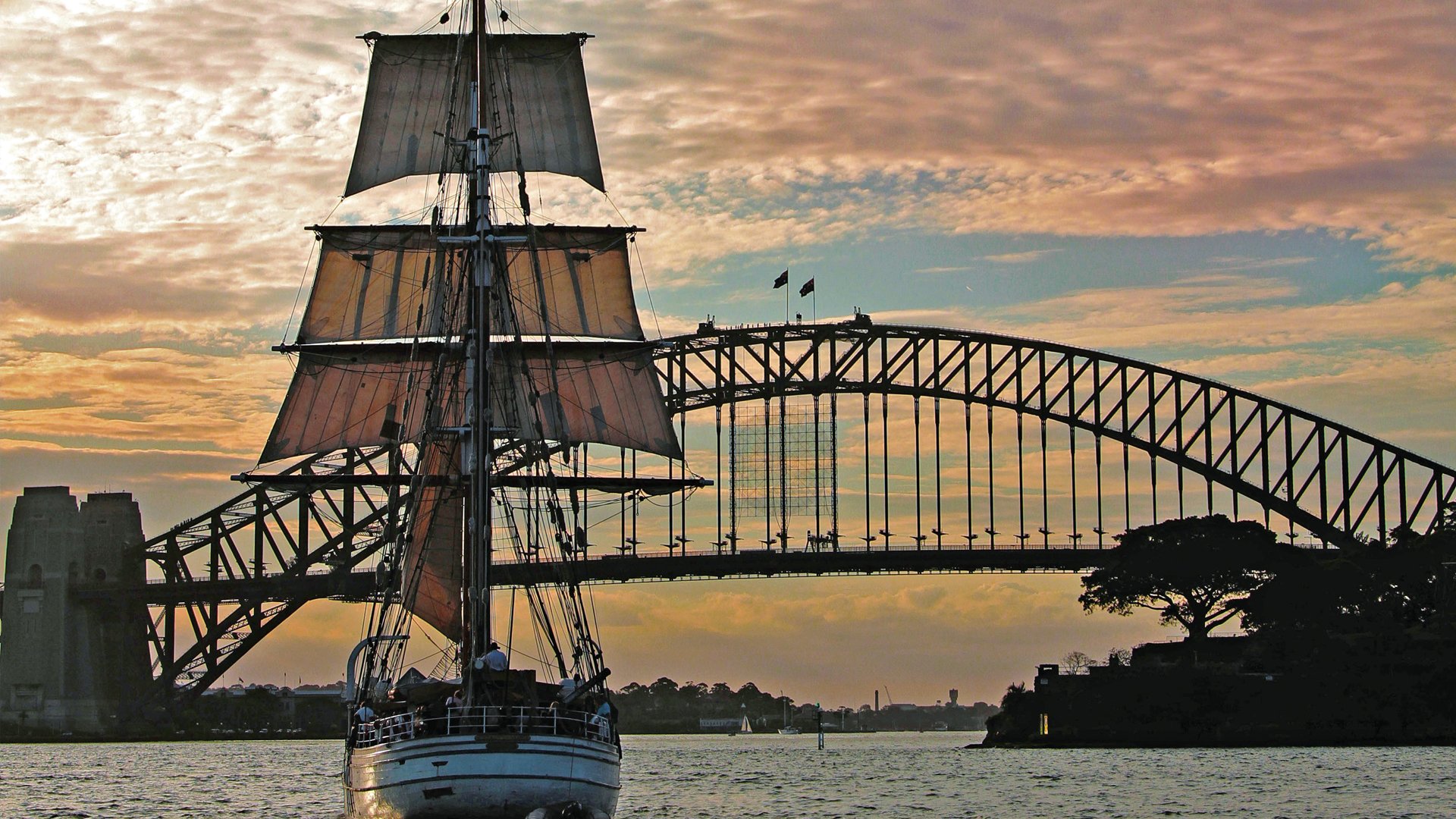 Sydney Harbour Twilight Dinner Cruise on Historic Tall Ship