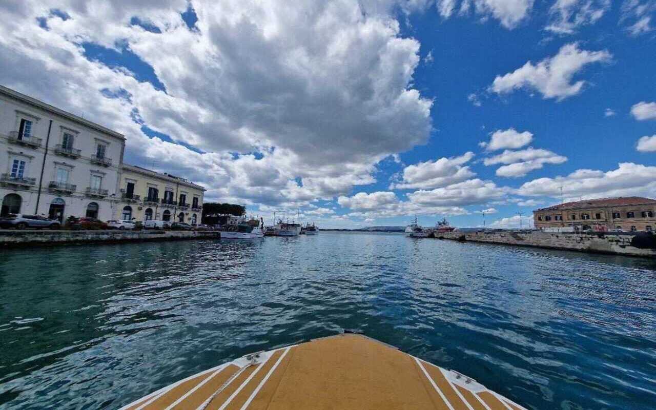 Ortigia Syracuse Sicily boat tour sea caves and coastline — image 20