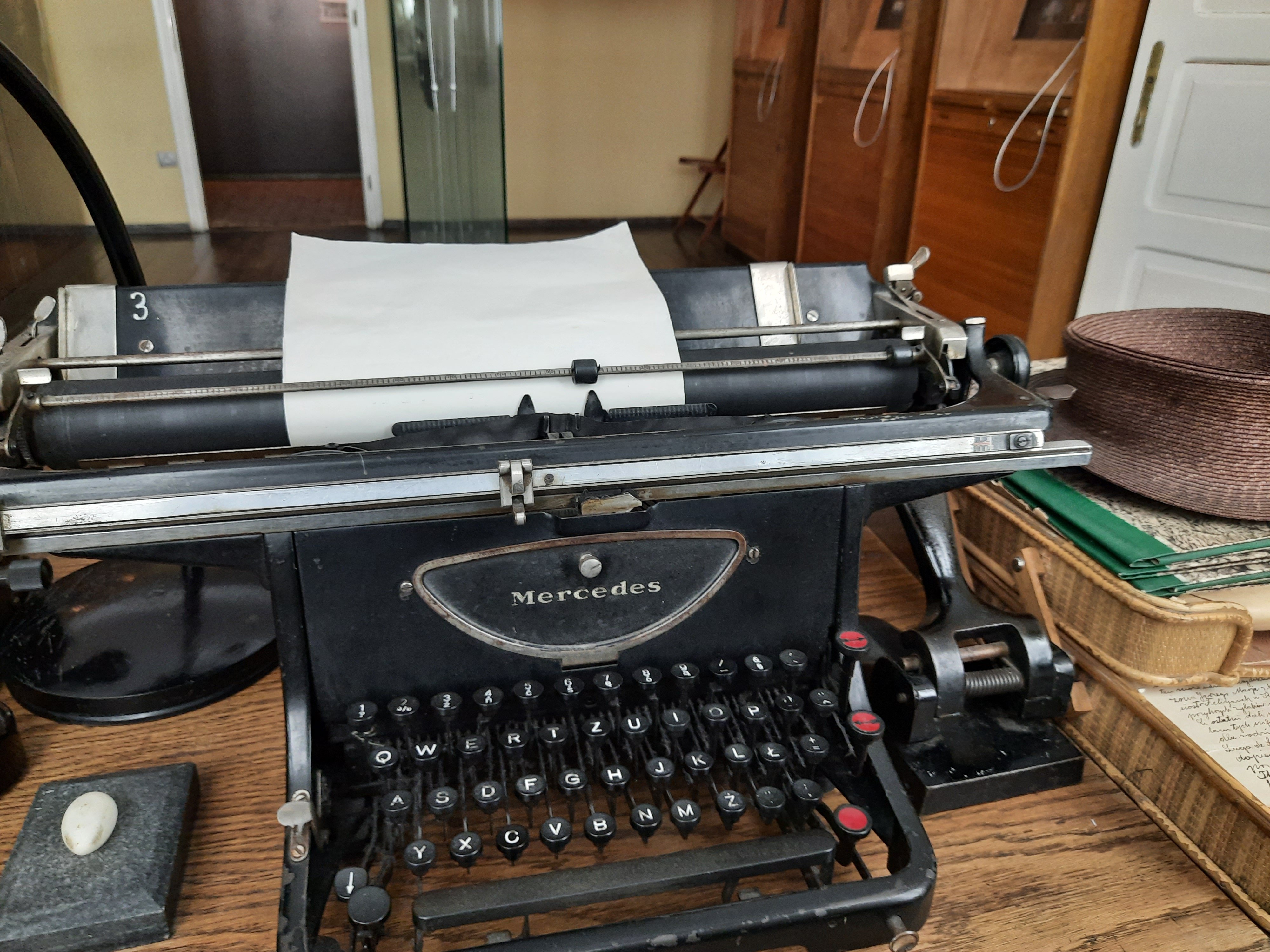 Guided visit to Oskar Schindler's Enamel Factory museum in Kraków — image 6