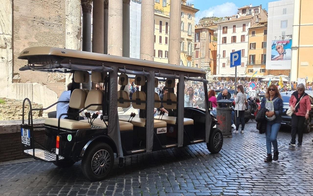 Rome by Night: Golf Cart Sightseeing Tour