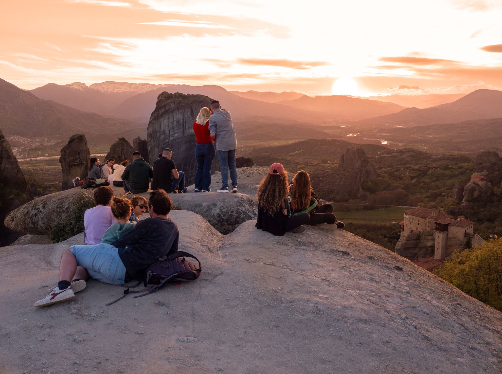 Athens to Meteora: 2-Day Guided Tour with Hotel Stay