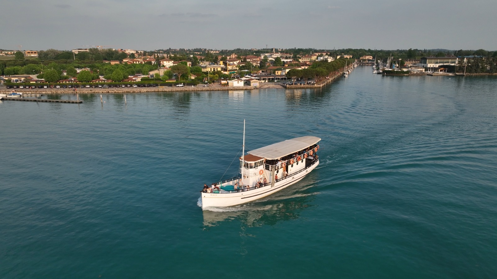 Sirmione Peninsula Boat Cruise with Swimming from Peschiera