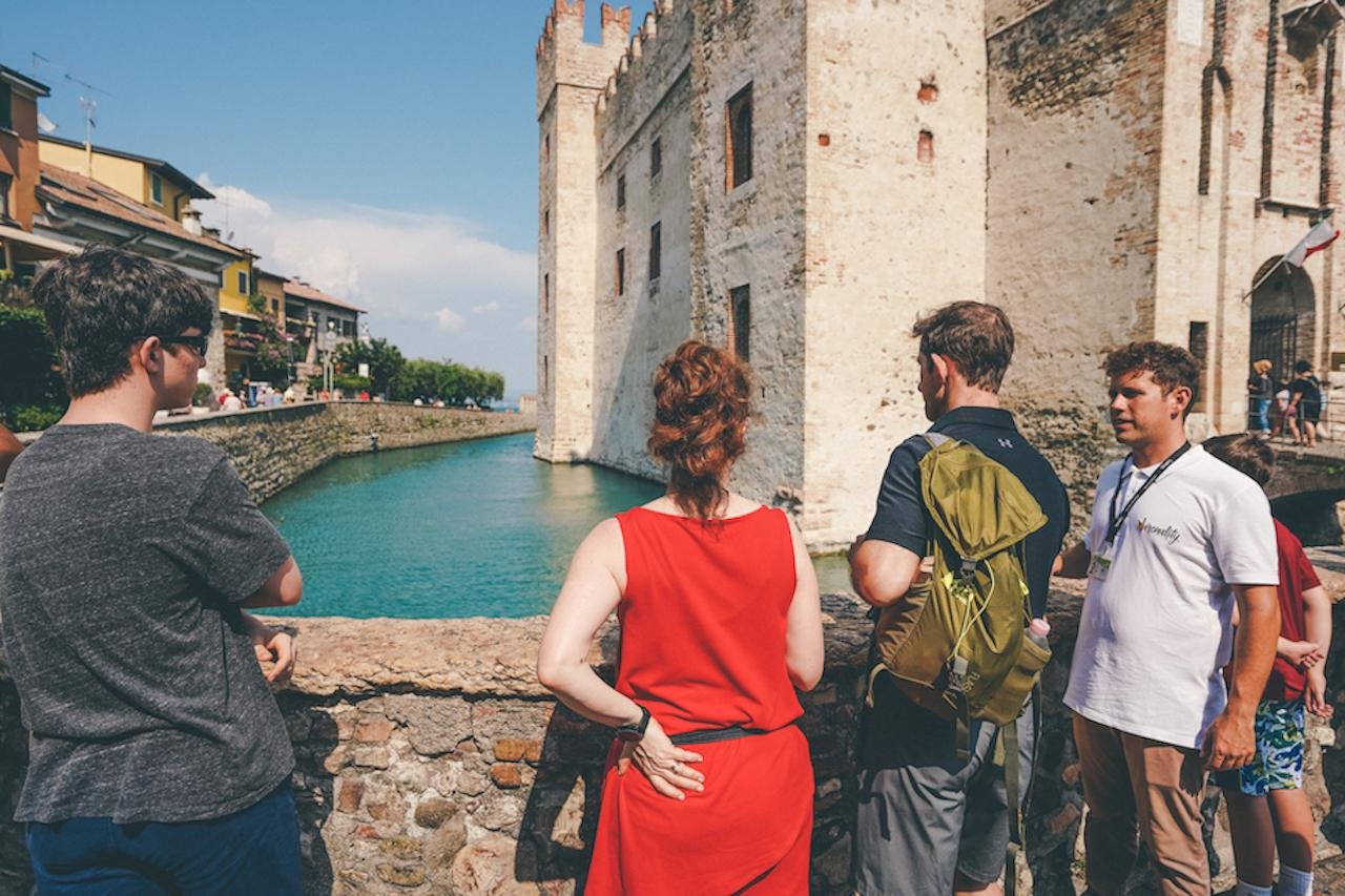 Sirmione Boat Cruise, Grotte di Catullo & Walking Tour