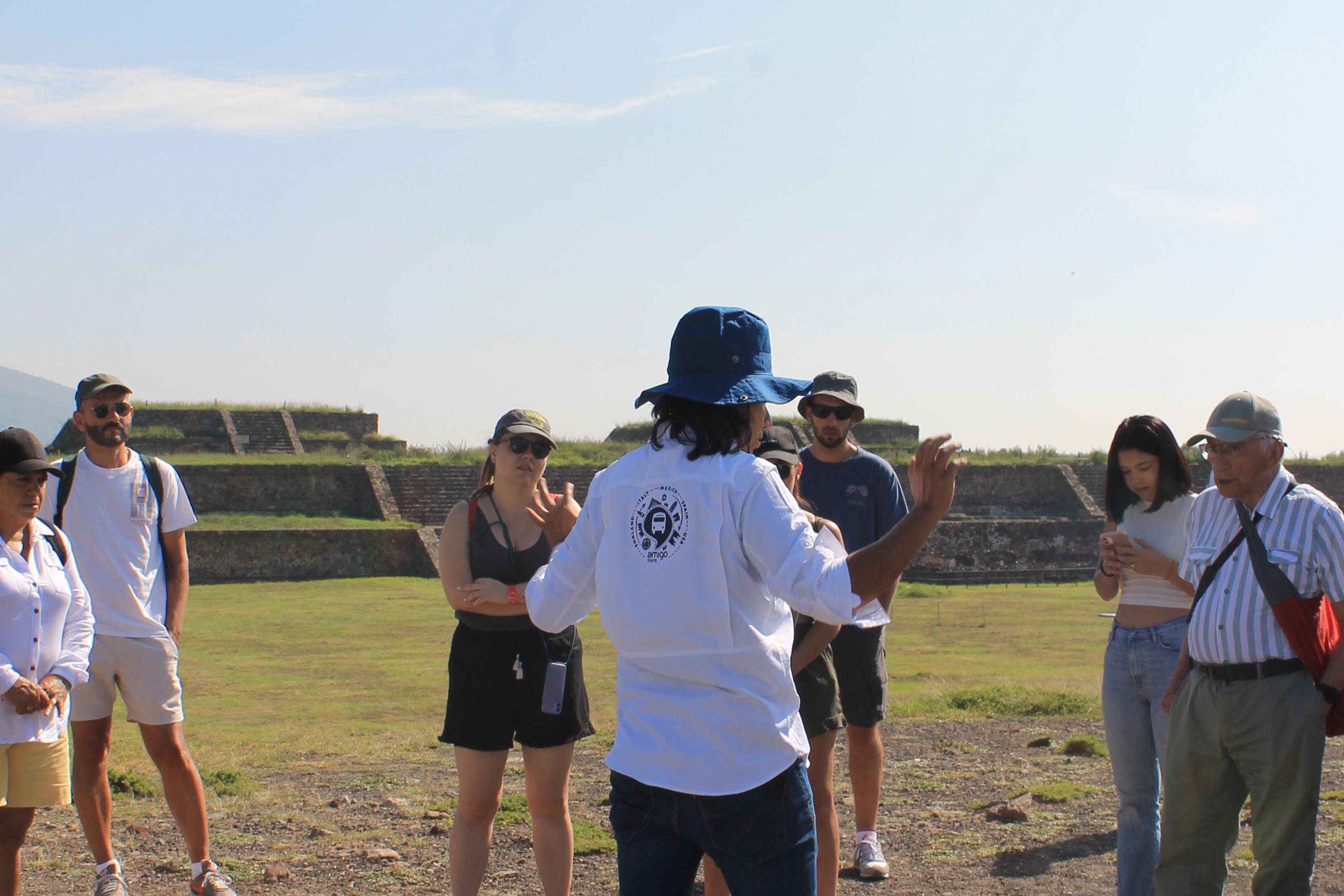 Mexico City: Teotihuacan, Tlatelolco & Basilica of Guadalupe Day Trip