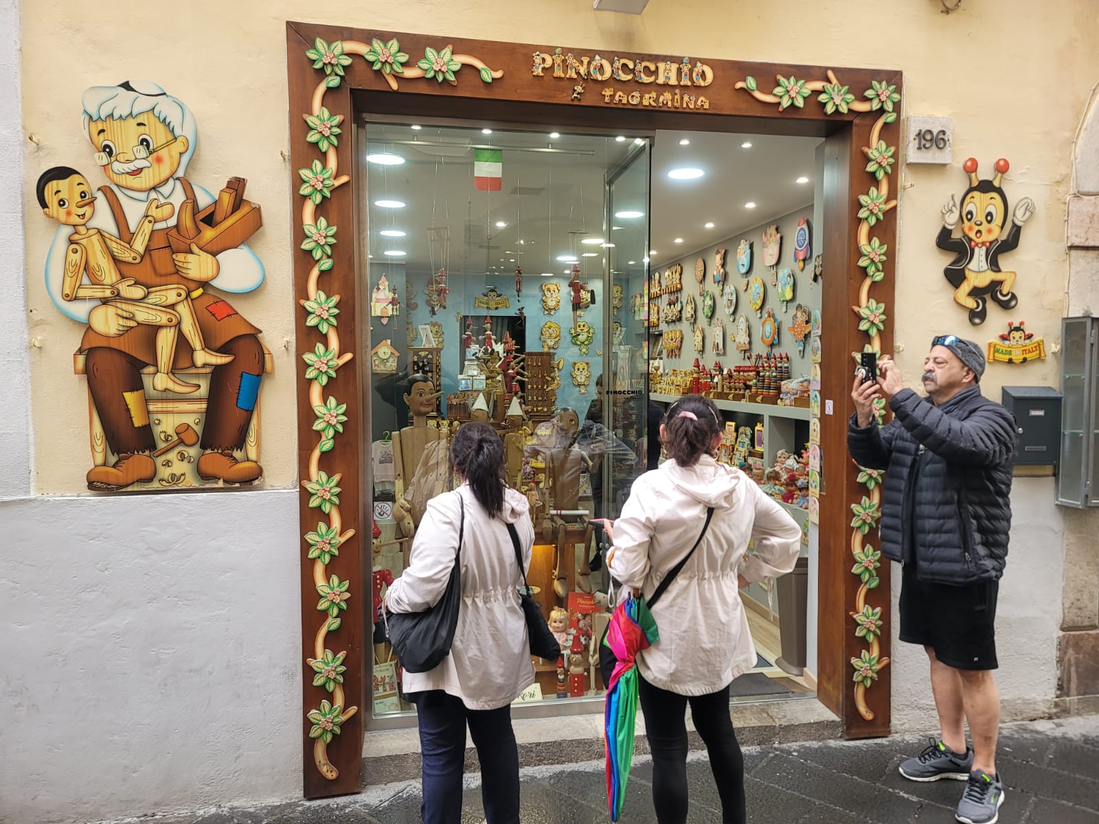 Private Taormina Walking Tour & Ancient Theater Experience