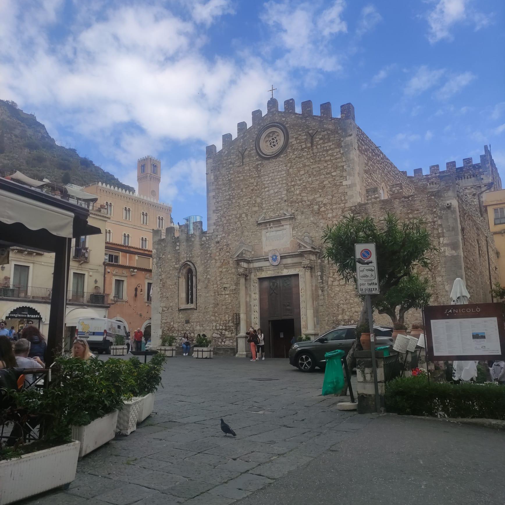 Private Taormina Walking Tour & Ancient Theater Experience