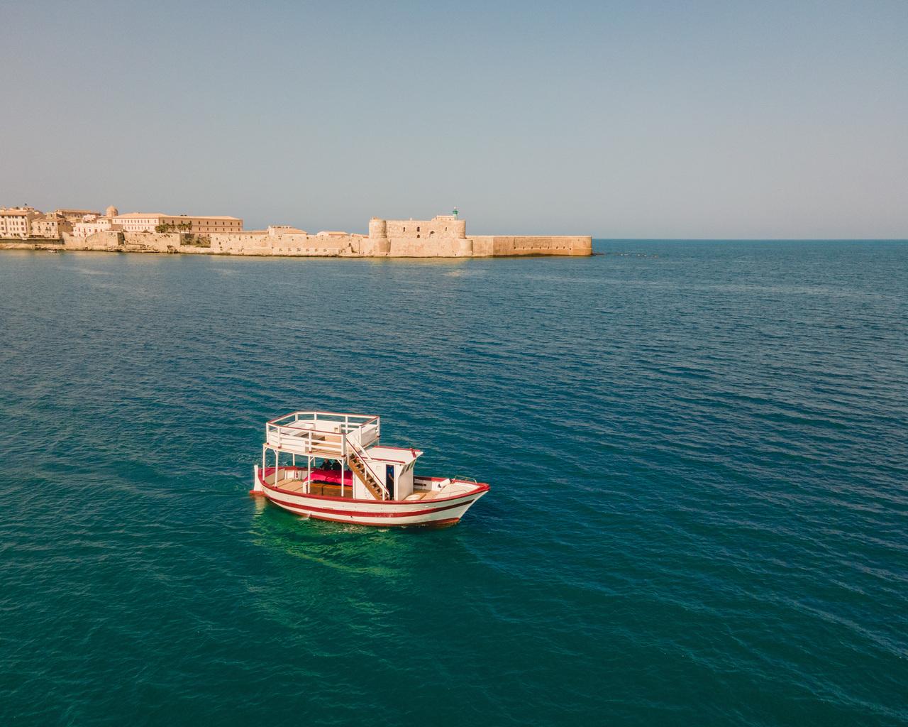 Syracuse Half-Day Boat Tour with Lunch, Wine & Swimming