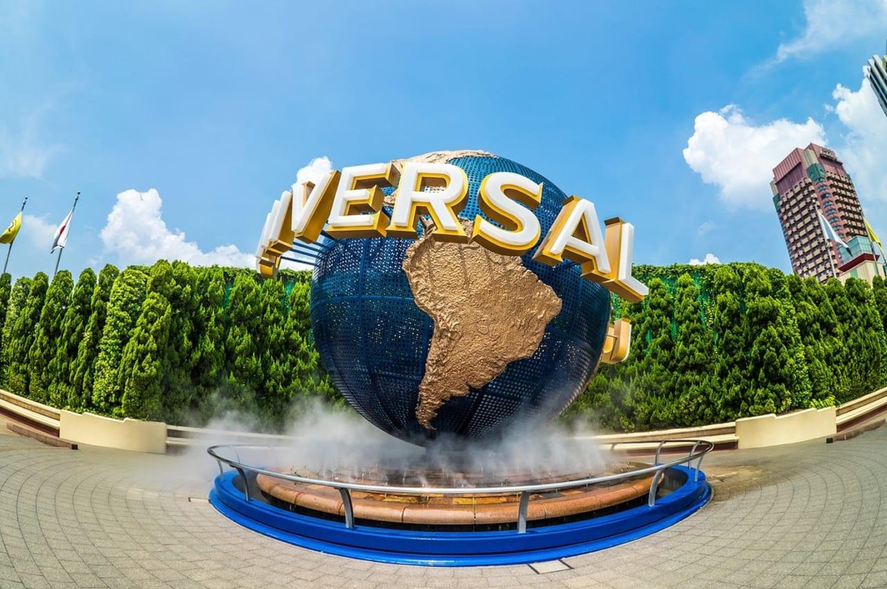 Osaka: Private One-Way Transfer to or from Universal Studios Japan