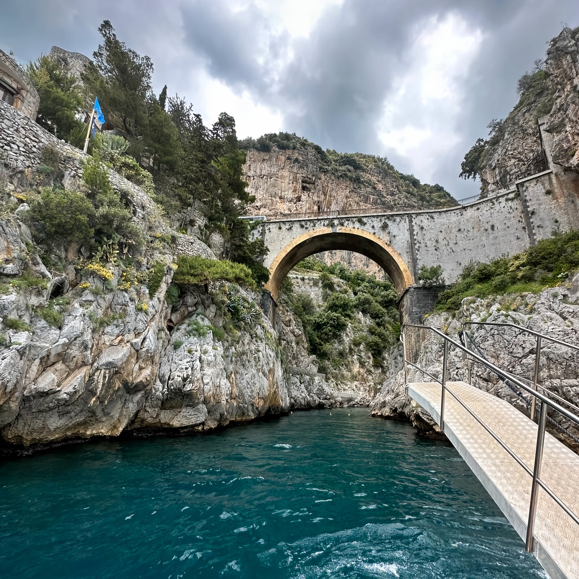 Amalfi Coast Boat Cruise from Salerno – Lunch, Aperitif & Swim Stops
