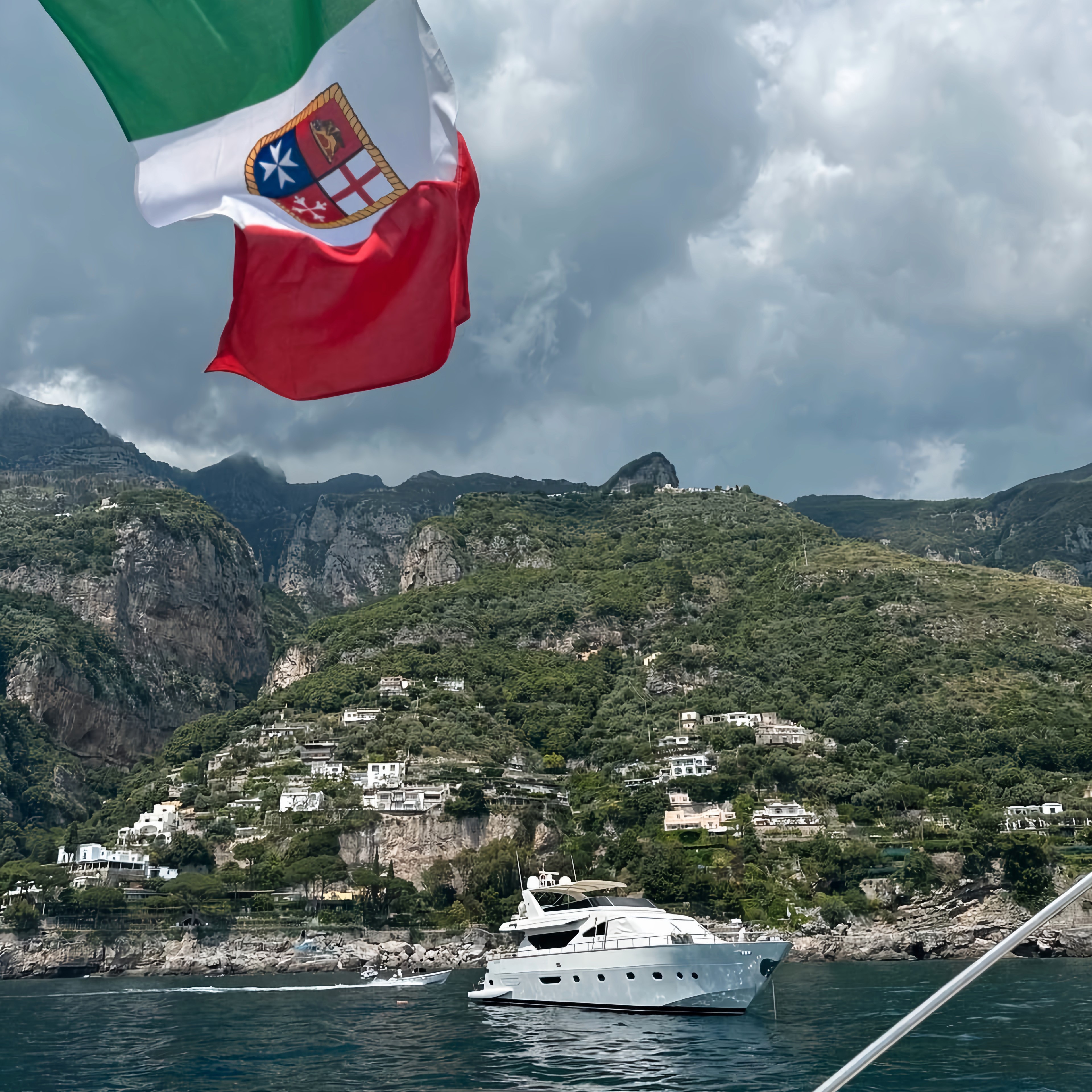 Amalfi Coast Boat Cruise from Salerno – Lunch, Aperitif & Swim Stops