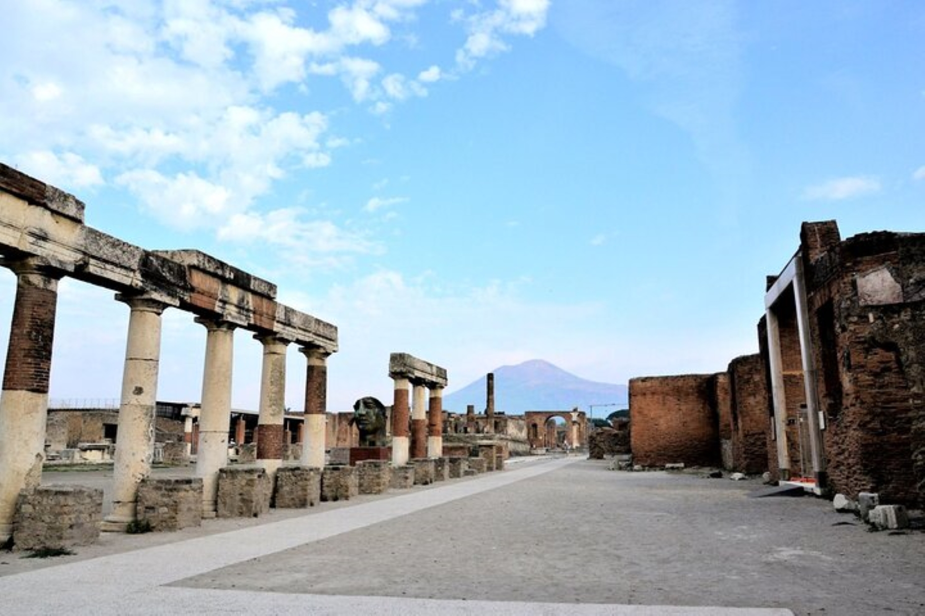 Amalfi Coast, Sorrento & Pompeii Day Tour from Naples