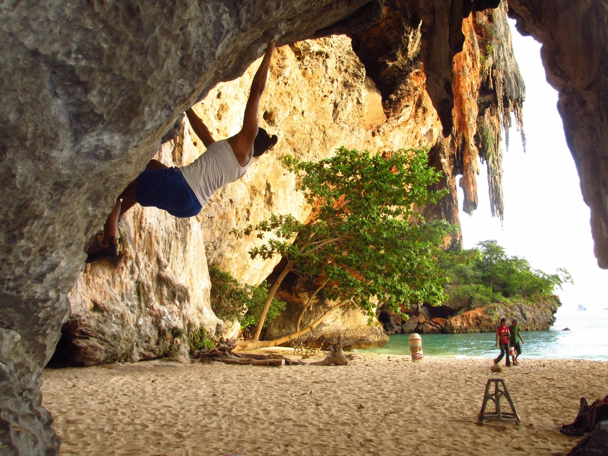 Railay Beach Half-Day Rock Climbing Introduction – Krabi