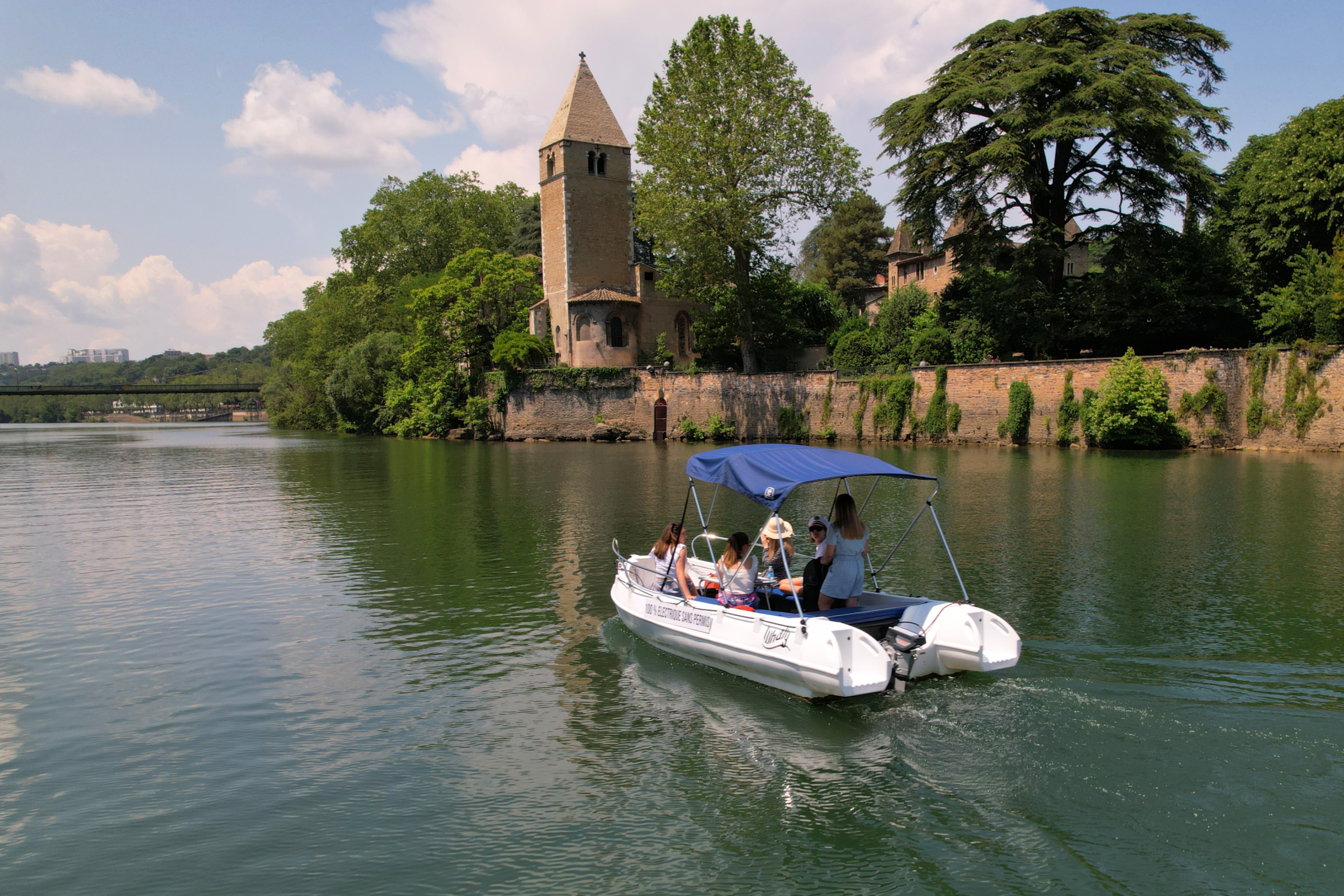 Self-Drive Boat Tour from Confluence to Barbe Island