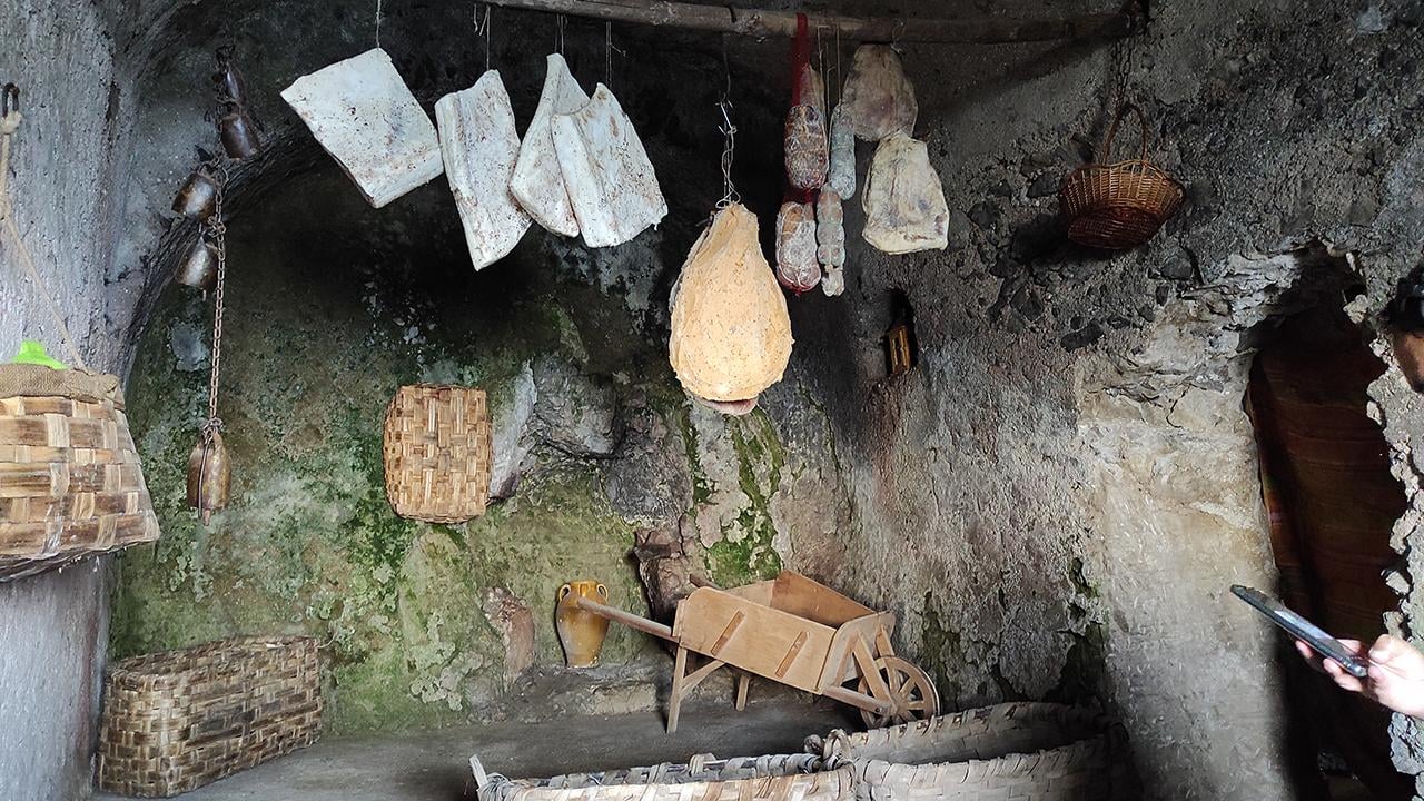 Path of the Gods Guided Hike from Sorrento with Local Tasting