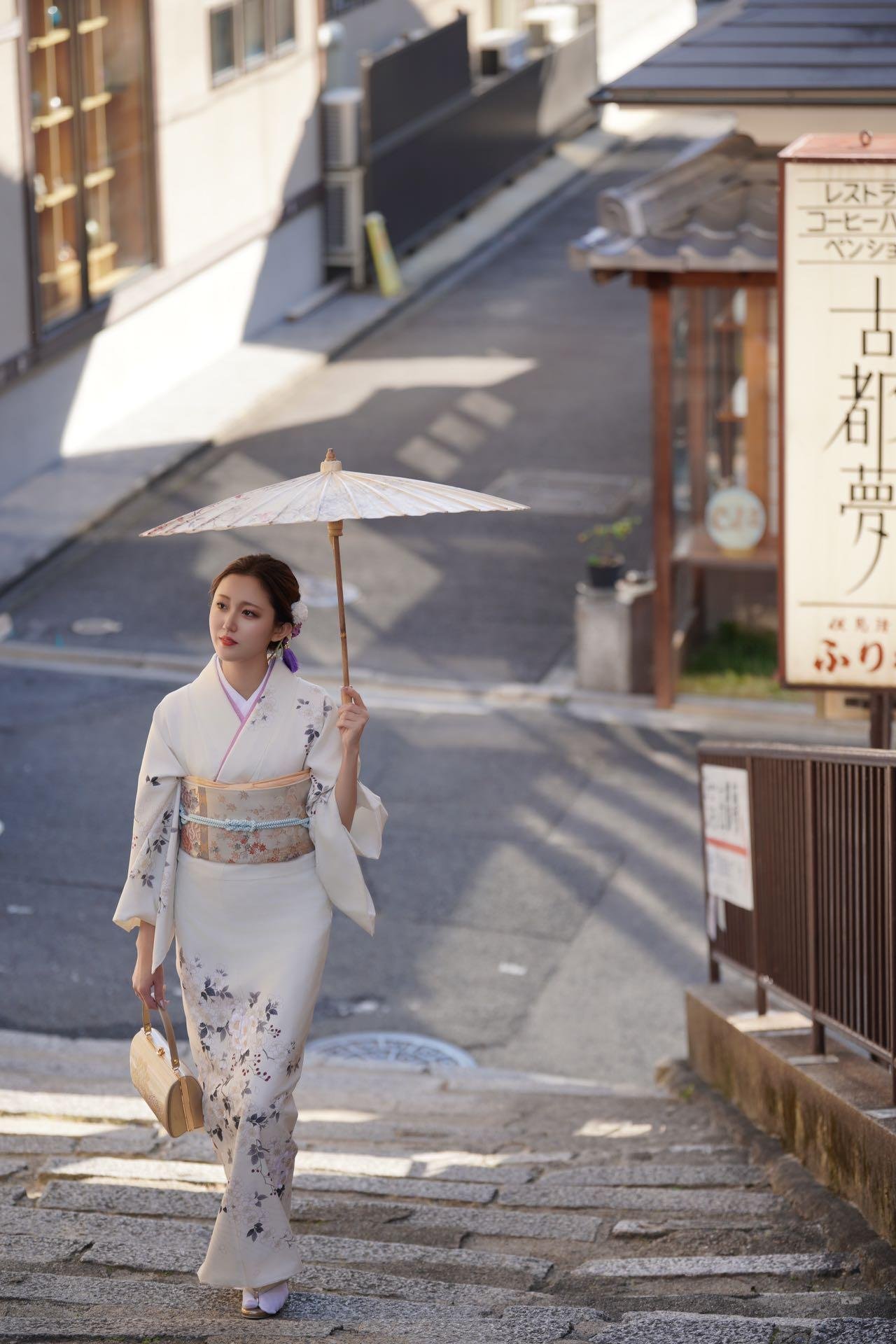 Kyoto Kimono Rental with Hairstyling & Accessories