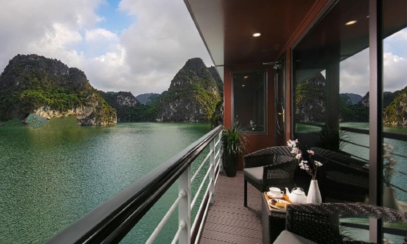 Ha Long & Lan Ha Bay 3-Day Cruise with Private Balcony