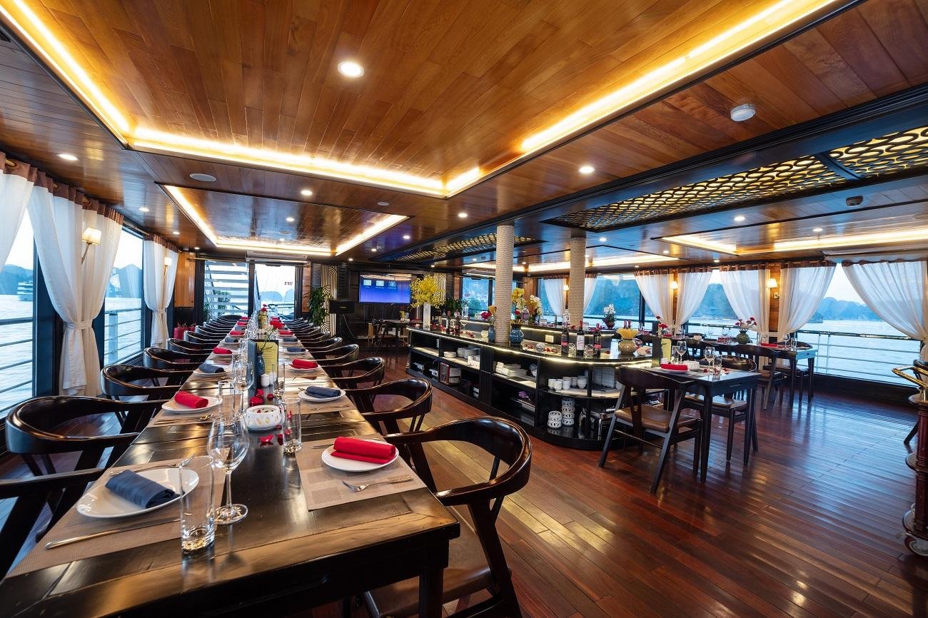Ha Long & Lan Ha Bay 3-Day Cruise with Private Balcony