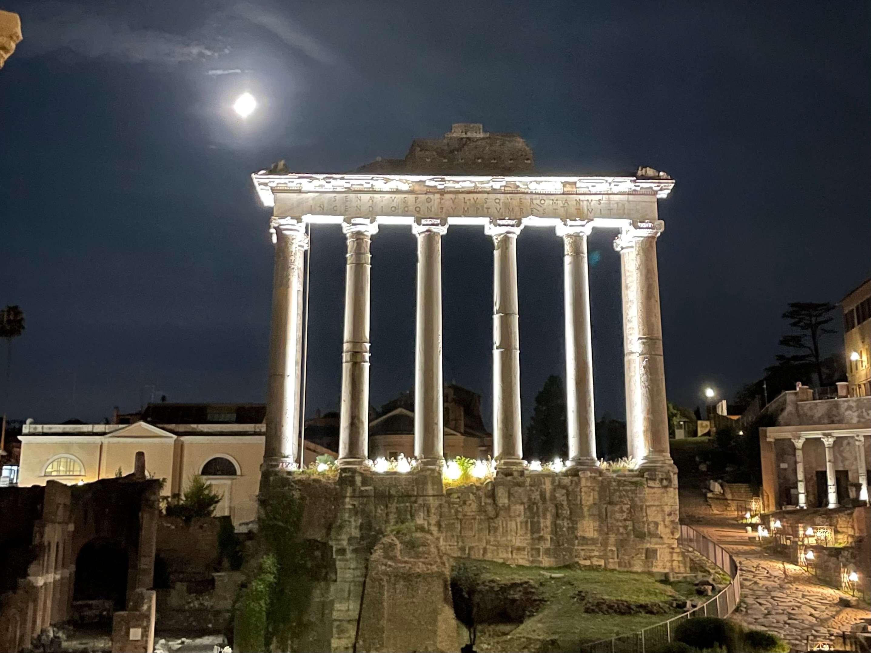 Rome: After-Dark Colosseum and City Walking Tour